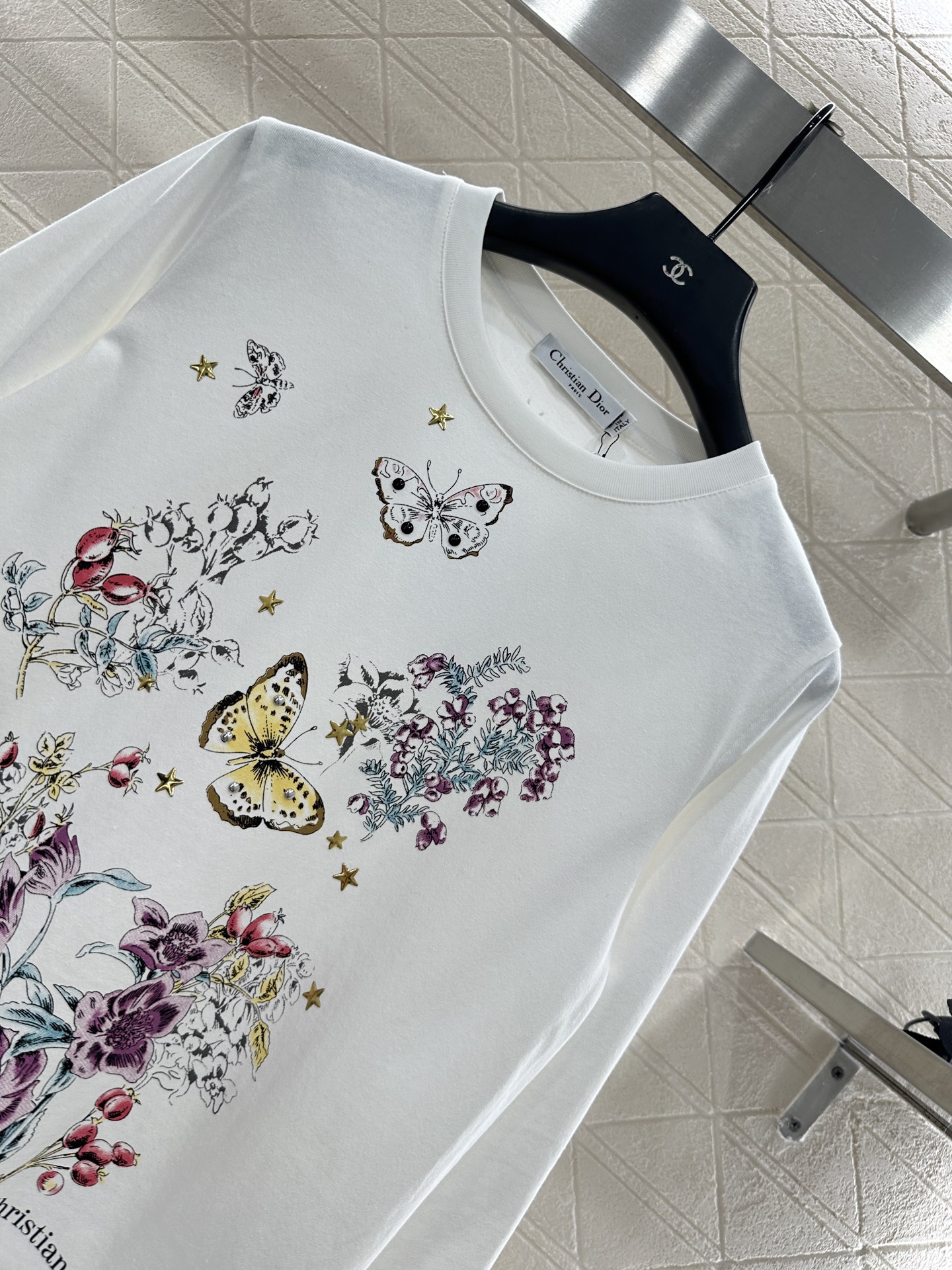 ♥Dio*♥2025新品上架 圆领印花上衣定制YB斜纹全棉材质，质感高级，柔软舒适，常规长袖上衣裁剪，采