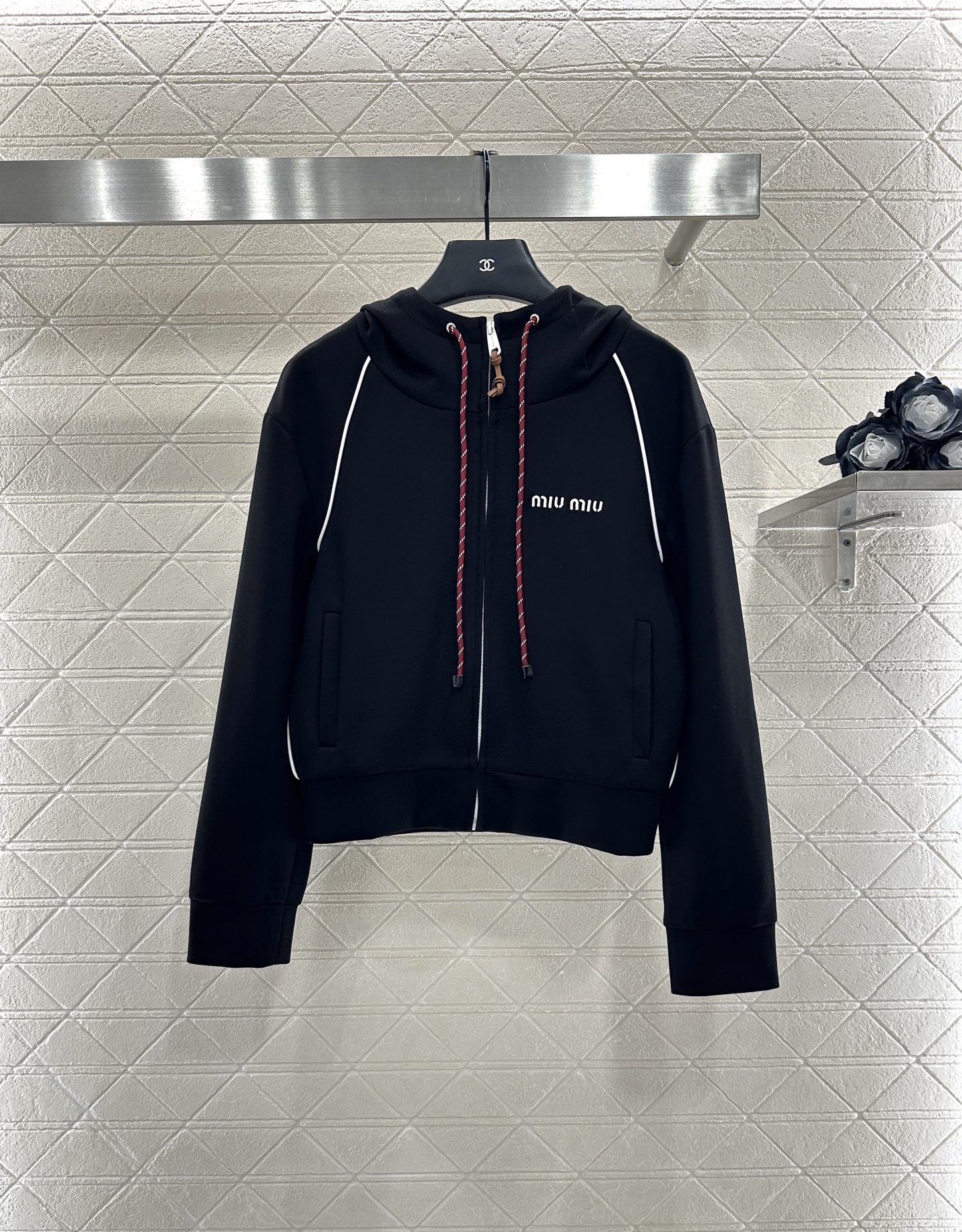 ♥Miumi*♥2025新品上架 连帽外套短裙套装定制YB进口人棉材质，舒适透气 挺括有型，连帽拉链外套