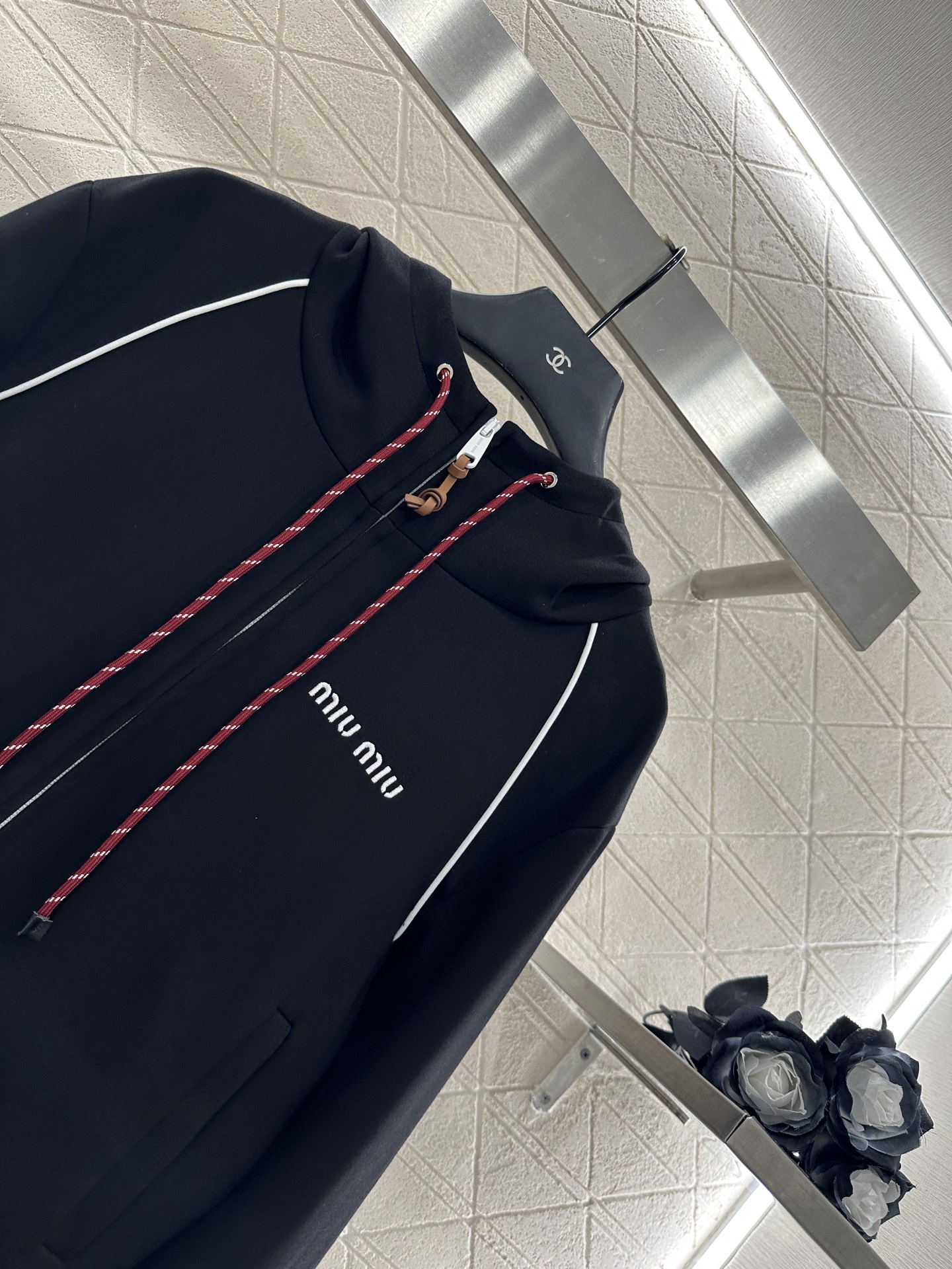 ♥Miumi*♥2025新品上架 连帽外套短裙套装定制YB进口人棉材质，舒适透气 挺括有型，连帽拉链外套