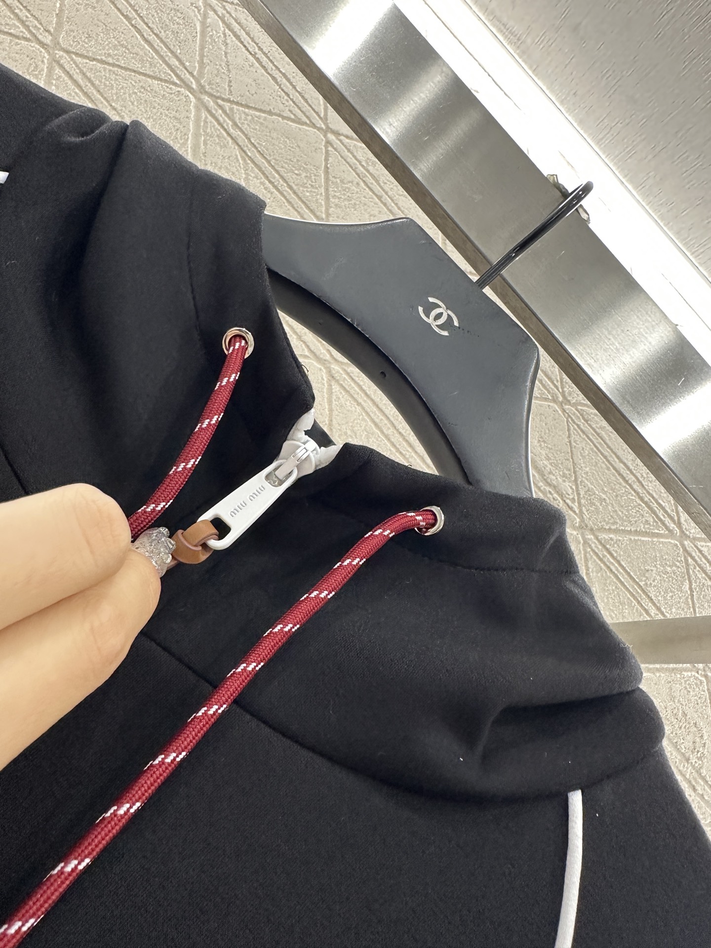 ♥Miumi*♥2025新品上架 连帽外套短裙套装定制YB进口人棉材质，舒适透气 挺括有型，连帽拉链外套