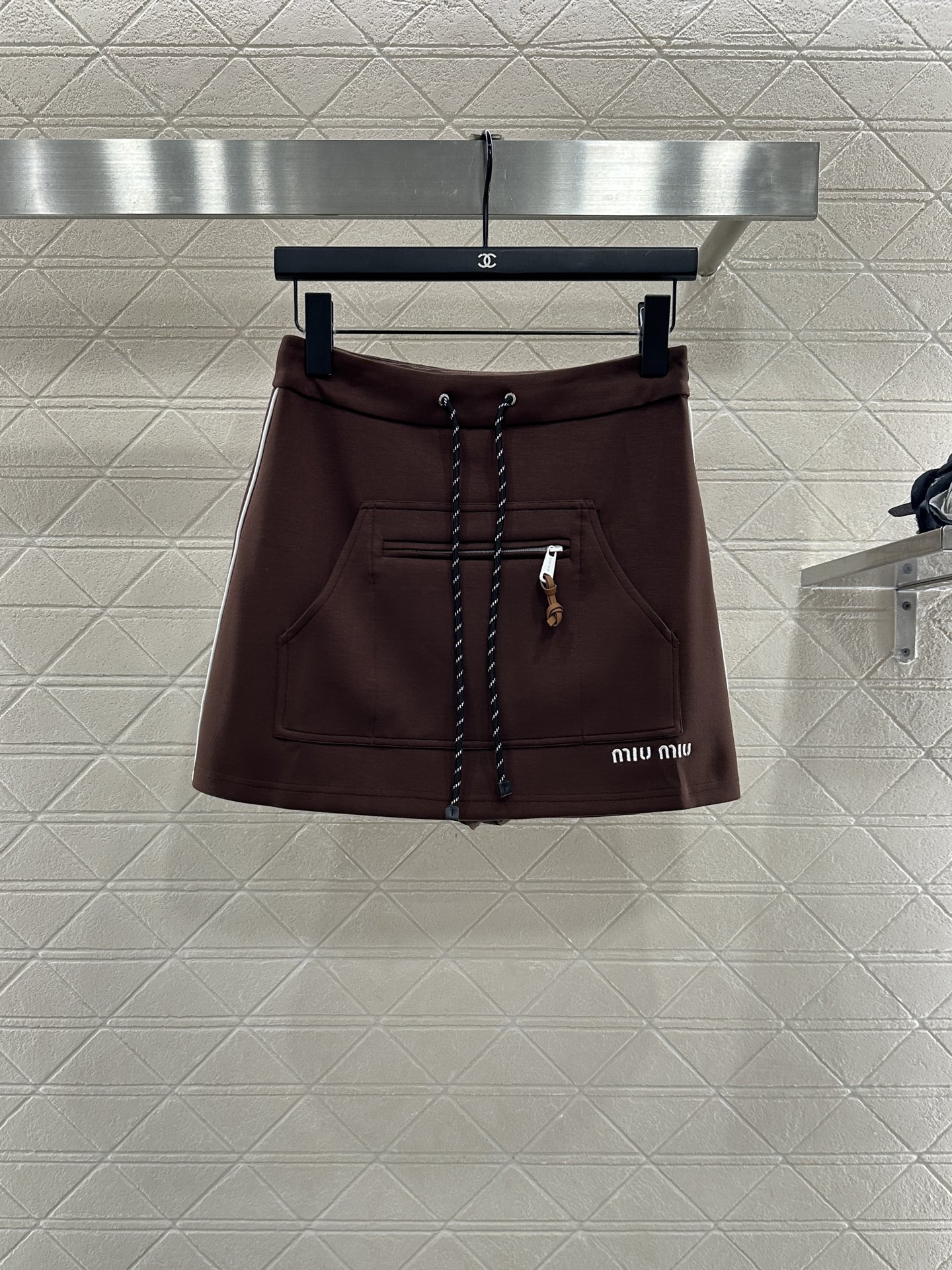 ♥Miumi*♥2025新品上架 连帽外套短裙套装定制YB进口人棉材质，舒适透气 挺括有型，连帽拉链外套