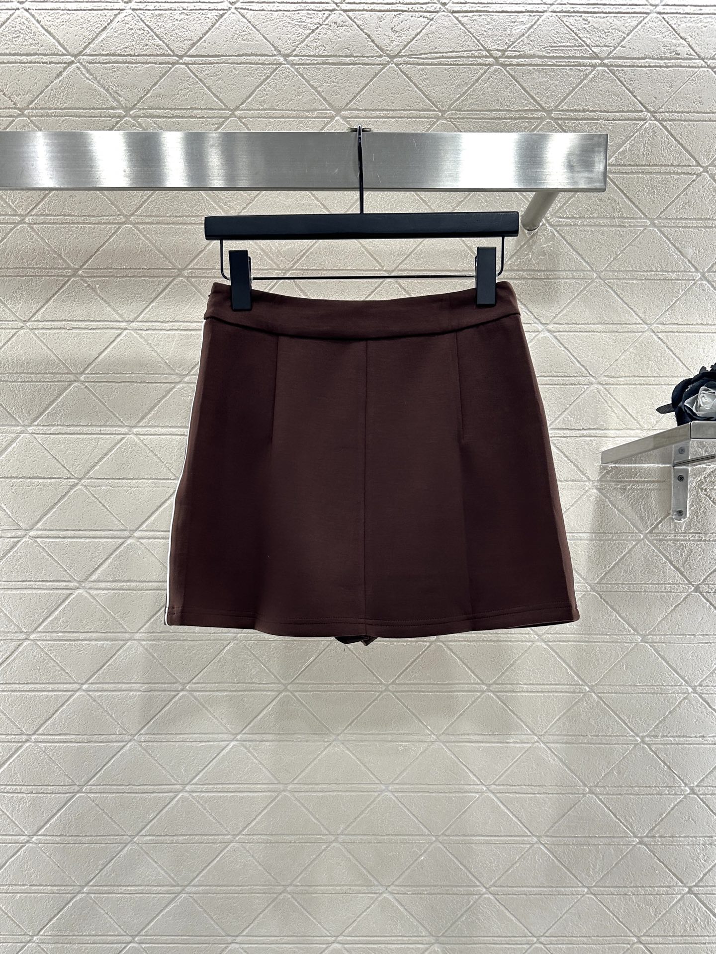 ♥Miumi*♥2025新品上架 连帽外套短裙套装定制YB进口人棉材质，舒适透气 挺括有型，连帽拉链外套