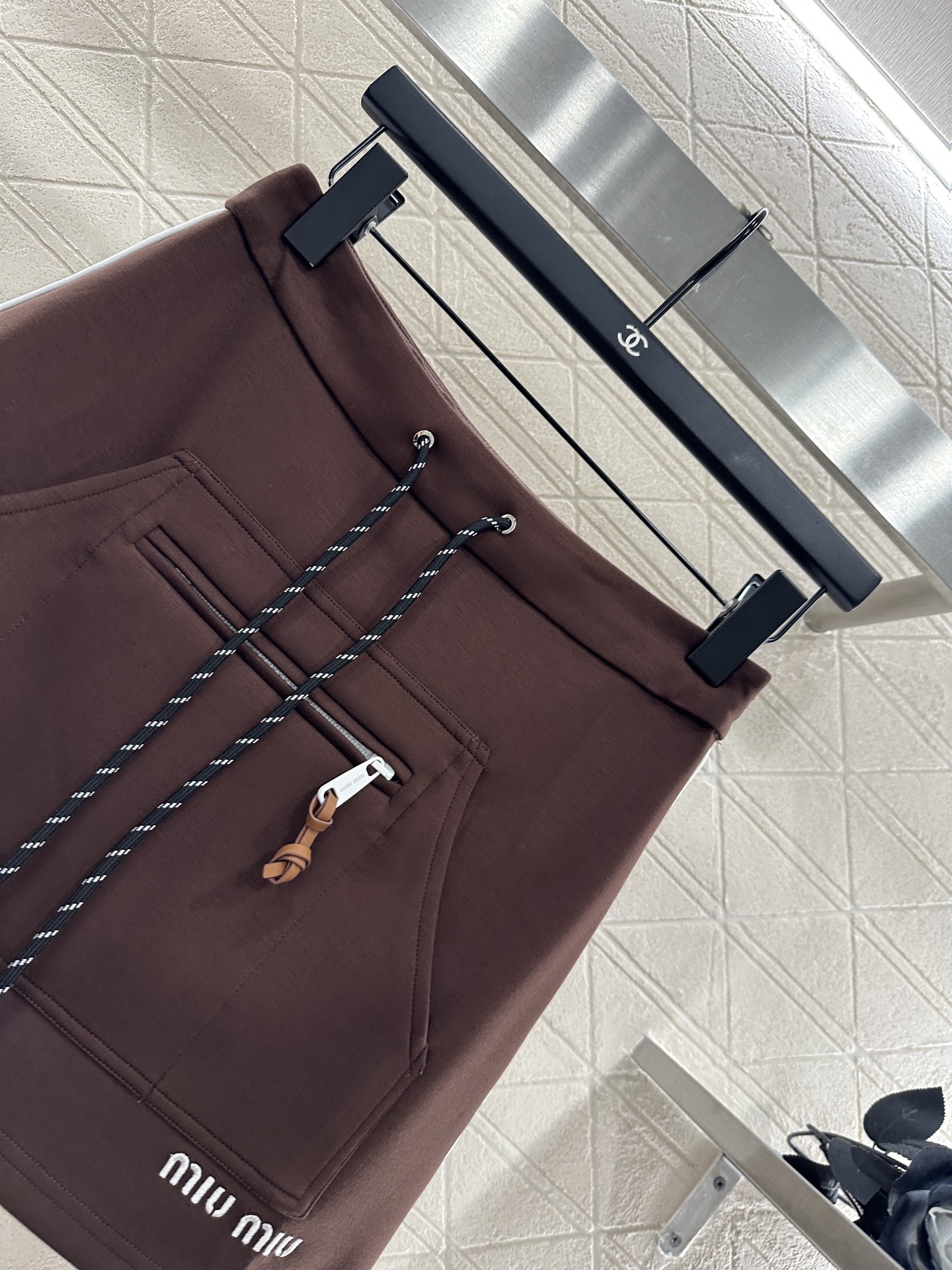 ♥Miumi*♥2025新品上架 连帽外套短裙套装定制YB进口人棉材质，舒适透气 挺括有型，连帽拉链外套