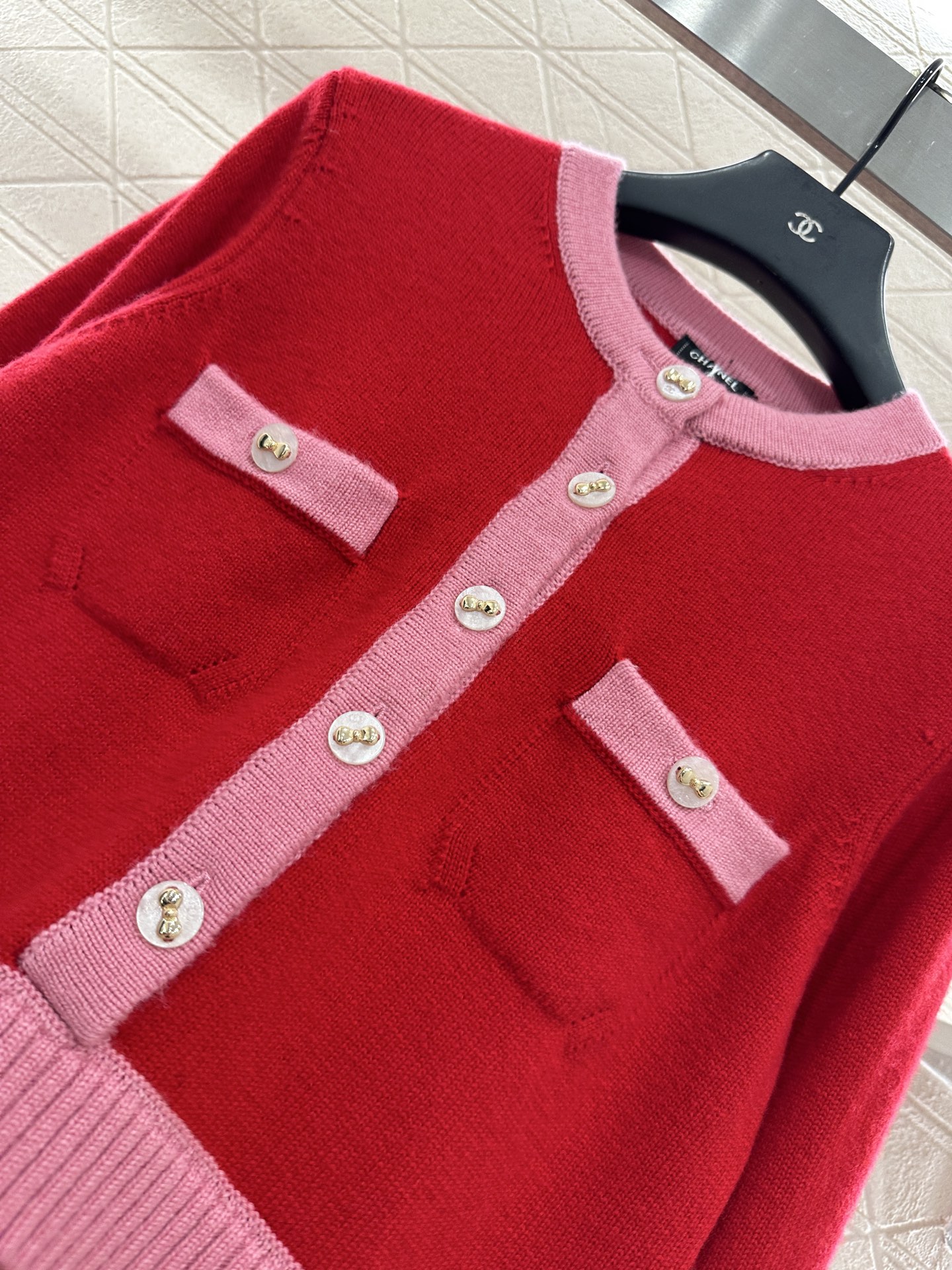 ♥Chane*♥2025新品上架 撞色口袋针织长袖短裙套装定制YB羊绒纱线织造，质感光泽，柔软亲肤，圆领