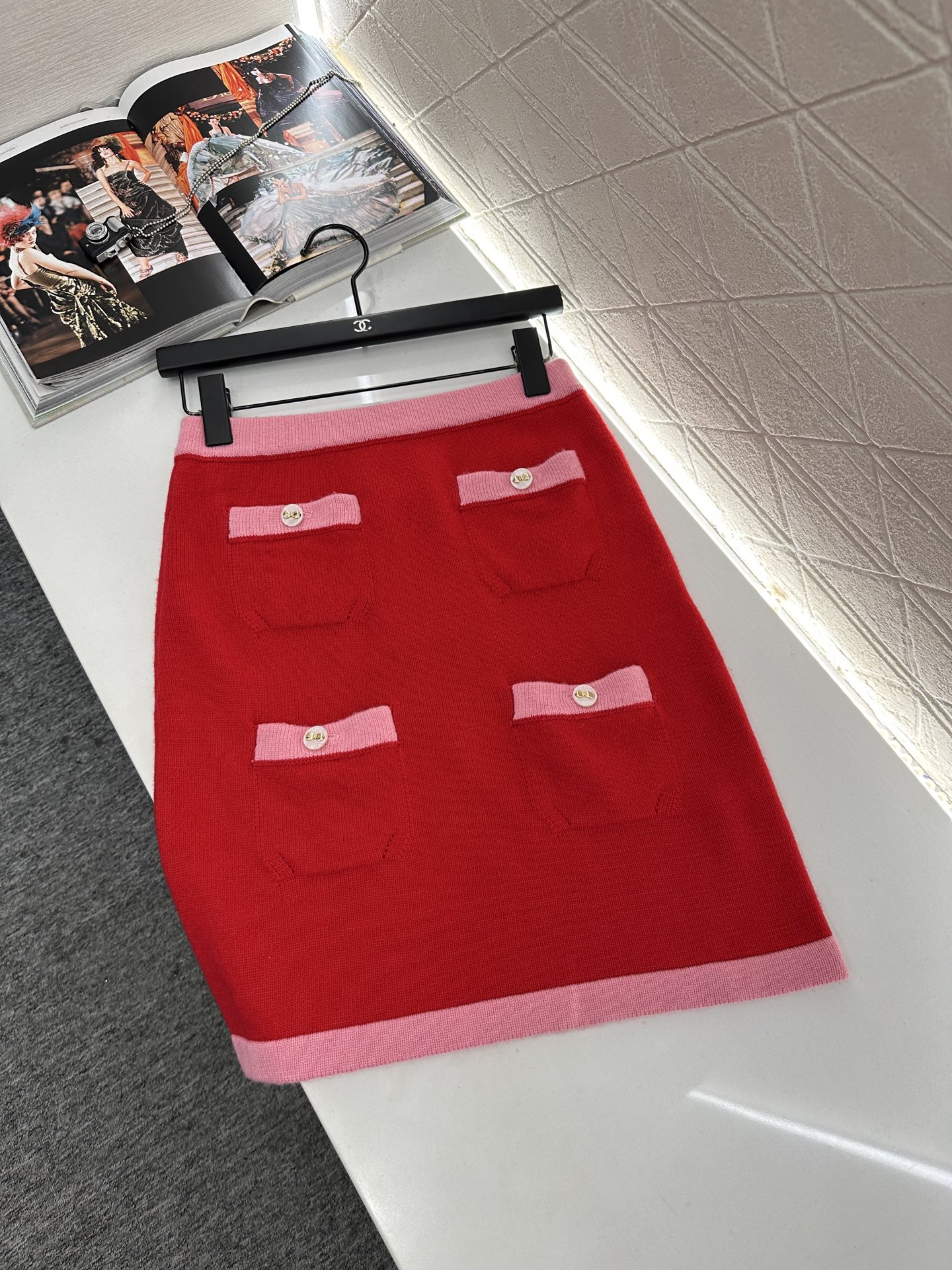 ♥Chane*♥2025新品上架 撞色口袋针织长袖短裙套装定制YB羊绒纱线织造，质感光泽，柔软亲肤，圆领