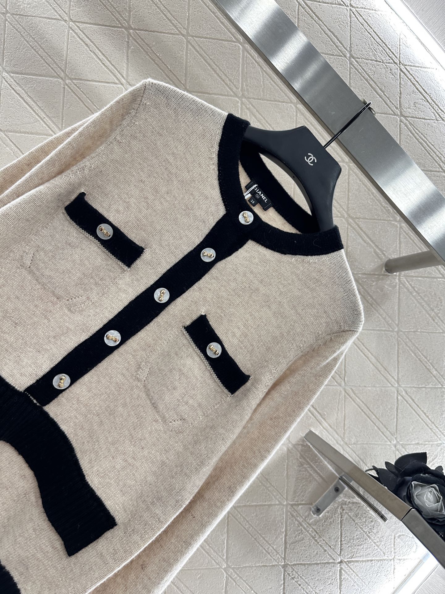 ♥Chane*♥2025新品上架 撞色口袋针织长袖短裙套装定制YB羊绒纱线织造，质感光泽，柔软亲肤，圆领