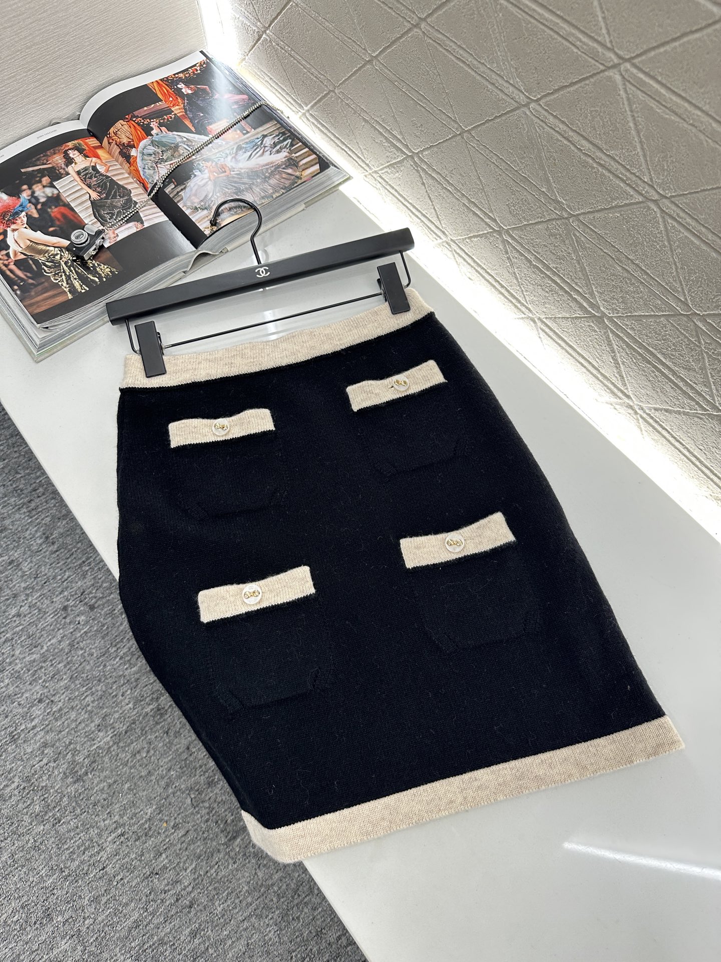 ♥Chane*♥2025新品上架 撞色口袋针织长袖短裙套装定制YB羊绒纱线织造，质感光泽，柔软亲肤，圆领