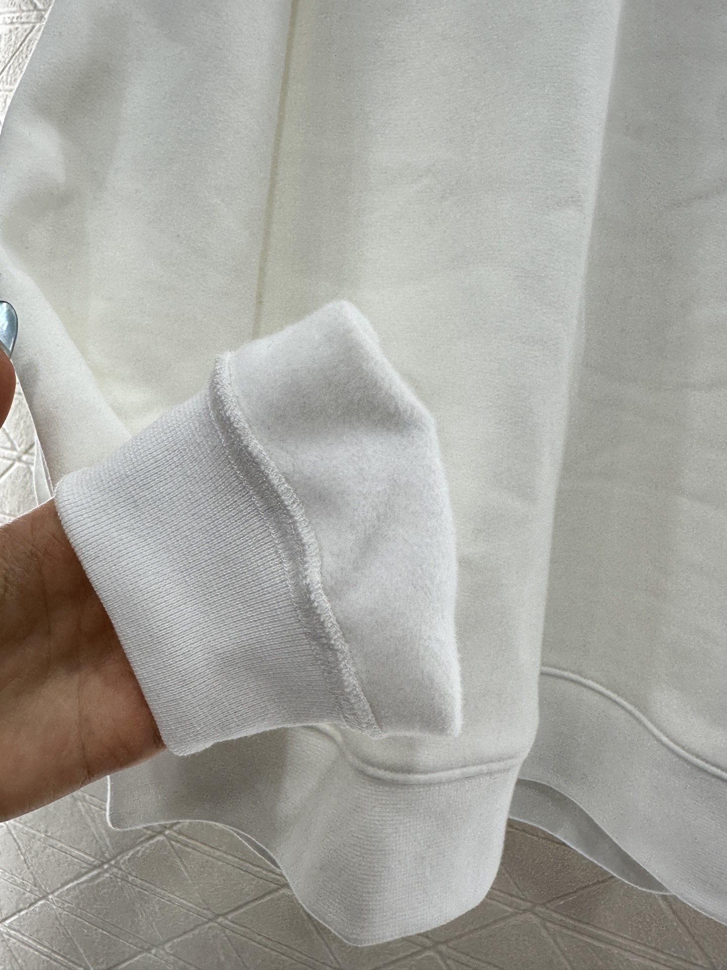 ♥Gucc*♥2025新品上架 圆领立体徽标卫衣定制YB原生全棉材质，内里磨绒处理，保暖亲肤，久洗不易变