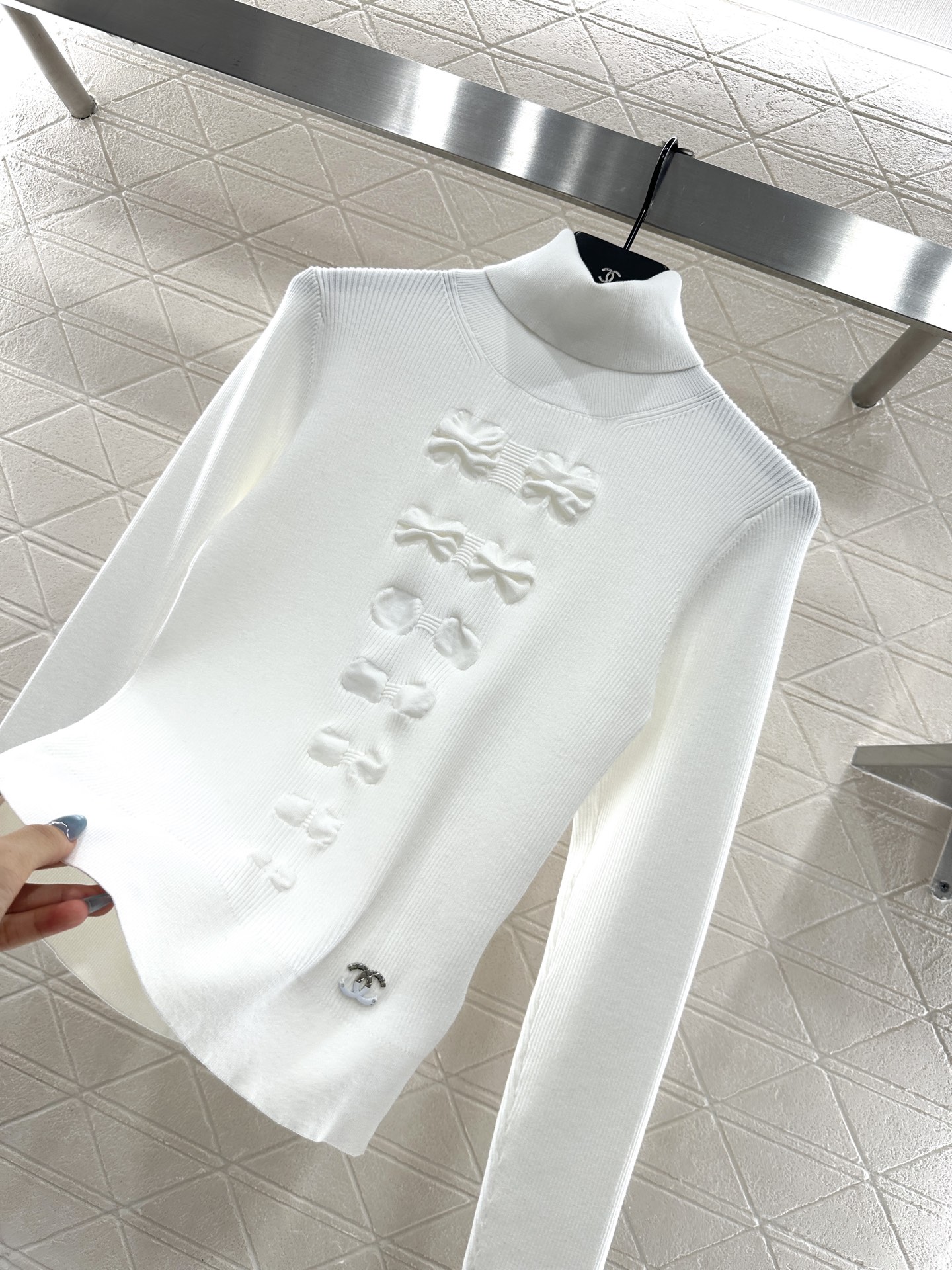 ♥Chane*♥2025新品上架 蝴蝶结高领长袖毛衣定制YB棉毛纱线织造，柔软细腻，质感舒适，高领领针织