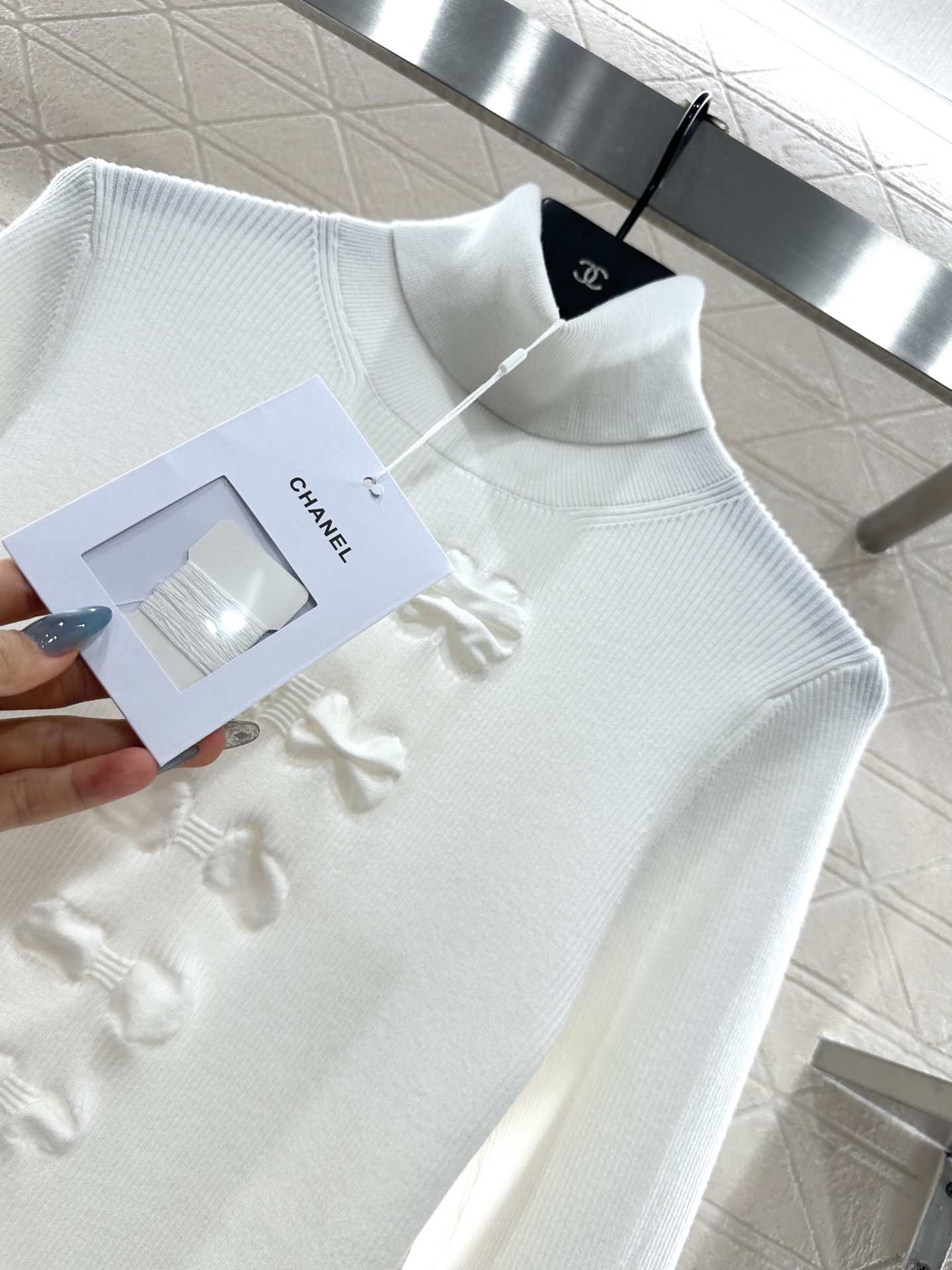 ♥Chane*♥2025新品上架 蝴蝶结高领长袖毛衣定制YB棉毛纱线织造，柔软细腻，质感舒适，高领领针织