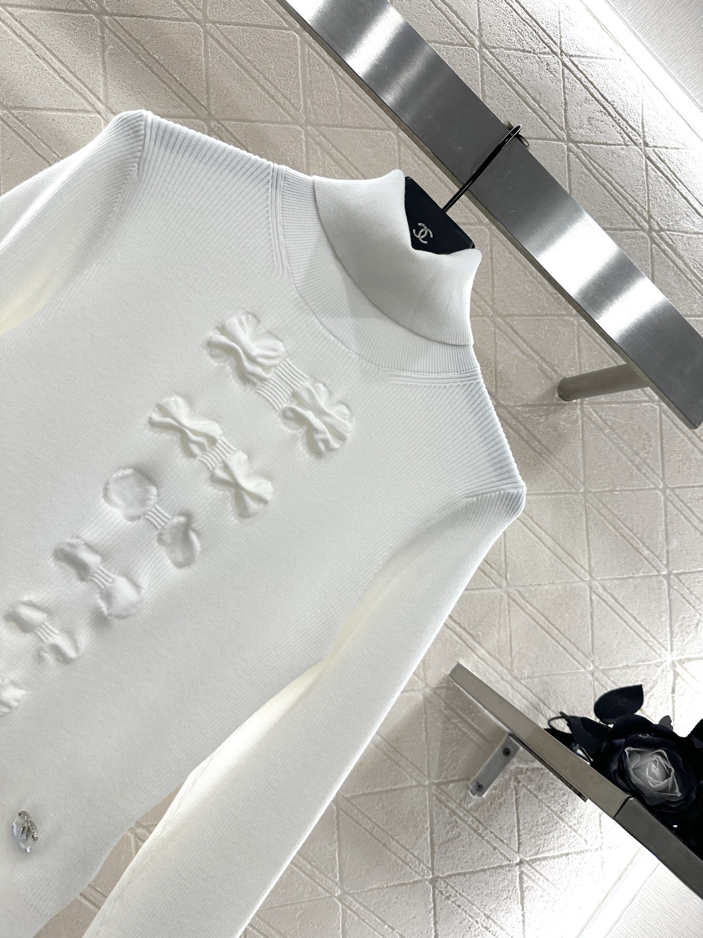 ♥Chane*♥2025新品上架 蝴蝶结高领长袖毛衣定制YB棉毛纱线织造，柔软细腻，质感舒适，高领领针织