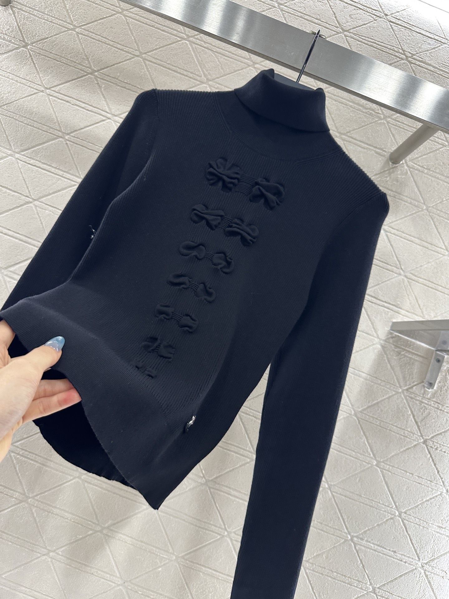 ♥Chane*♥2025新品上架 蝴蝶结高领长袖毛衣定制YB棉毛纱线织造，柔软细腻，质感舒适，高领领针织