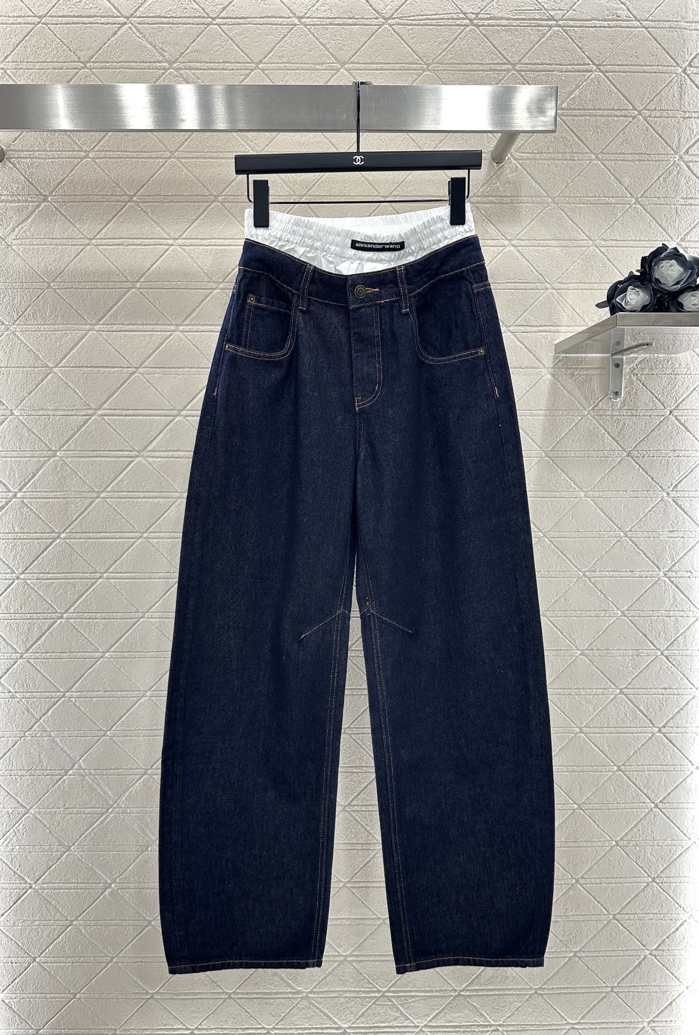 ♥Alexander wan*♥2025新品上架 牛仔拼接弯刀阔腿长裤定制YB斜纹棉牛仔材质，质感上乘，