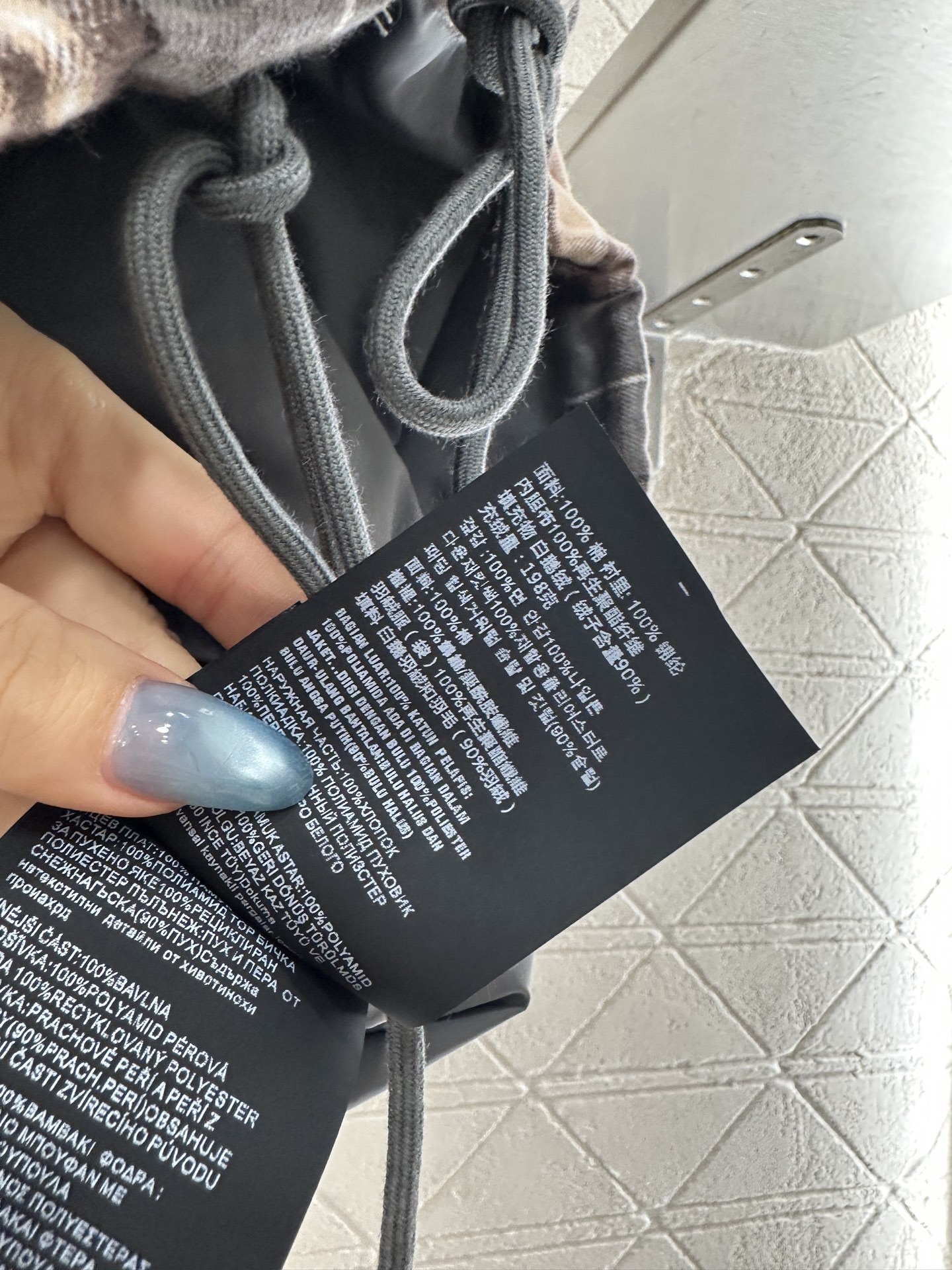 ♥Prad*♥2025新品上架 立领格纹羽绒马甲外层定制YB全棉格纹材质,内里尼龙材质加持,保暖性能直接