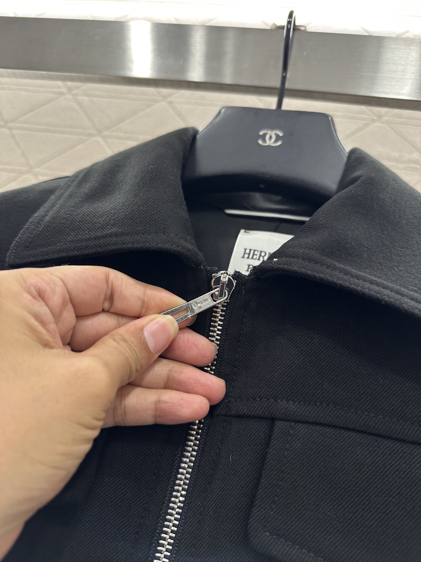 ♥Herme*♥2025新品上架 休闲拉链夹克外套定制YB进口丝毛材质，质感高级，穿搭舒适，翻领拉链夹克