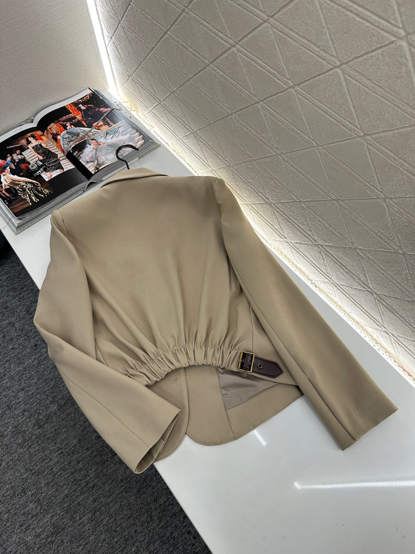 ♥Loew*♥2025新品上架 弹力褶皱西装外套中长裤套装定制YB进口材质 质感光泽高级 垂顺有型 正肩