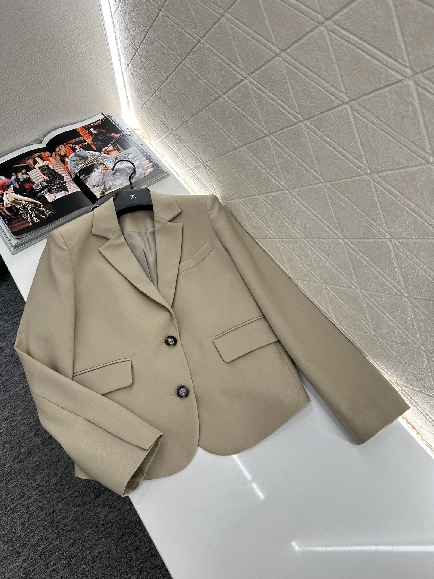 ♥Loew*♥2025新品上架 弹力褶皱西装外套中长裤套装定制YB进口材质 质感光泽高级 垂顺有型 正肩