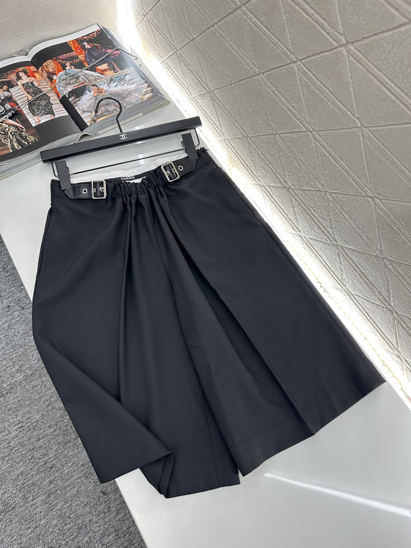 ♥Loew*♥2025新品上架 弹力褶皱西装外套中长裤套装定制YB进口材质 质感光泽高级 垂顺有型 正肩