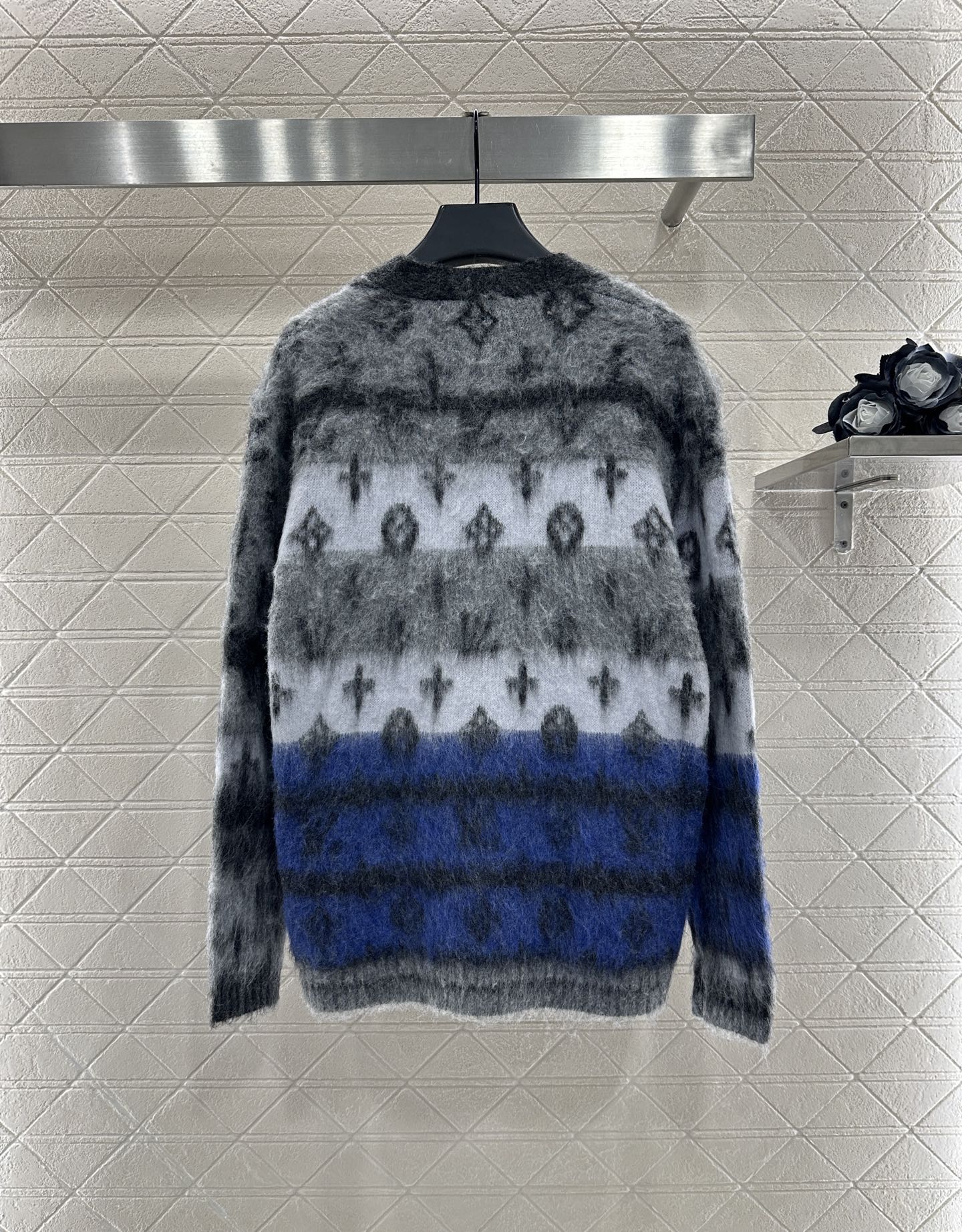 ♥Louis vuitto*♥2025新品上架 提花撞色马海毛开衫定制YB进口马海毛材质，质感高级，穿搭