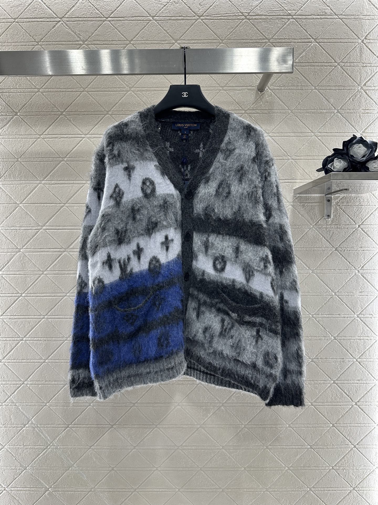 ♥Louis vuitto*♥2025新品上架 提花撞色马海毛开衫定制YB进口马海毛材质，质感高级，穿搭