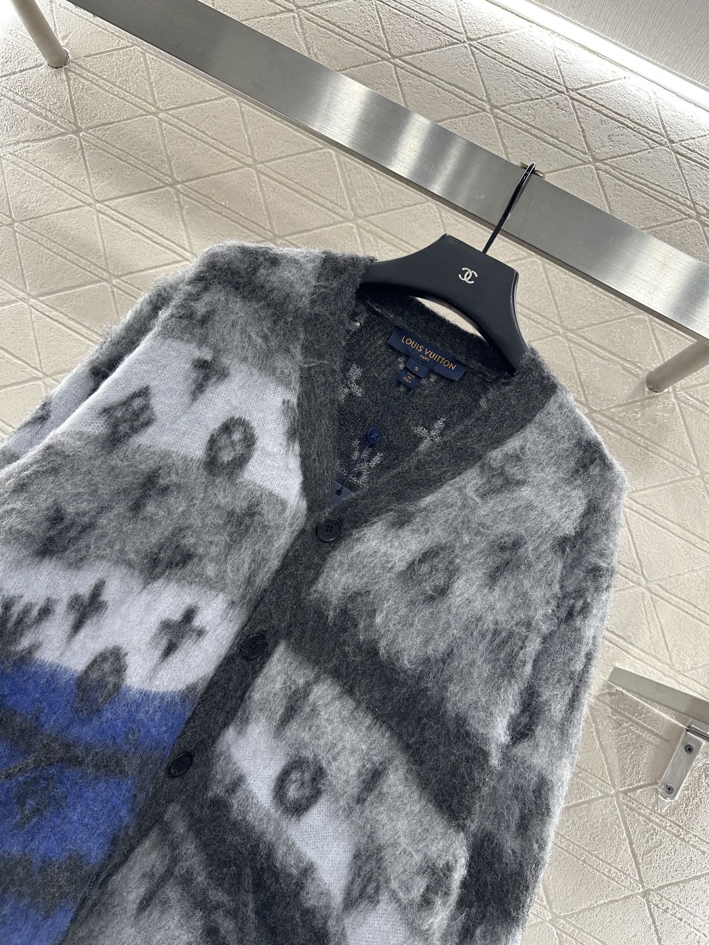 ♥Louis vuitto*♥2025新品上架 提花撞色马海毛开衫定制YB进口马海毛材质，质感高级，穿搭