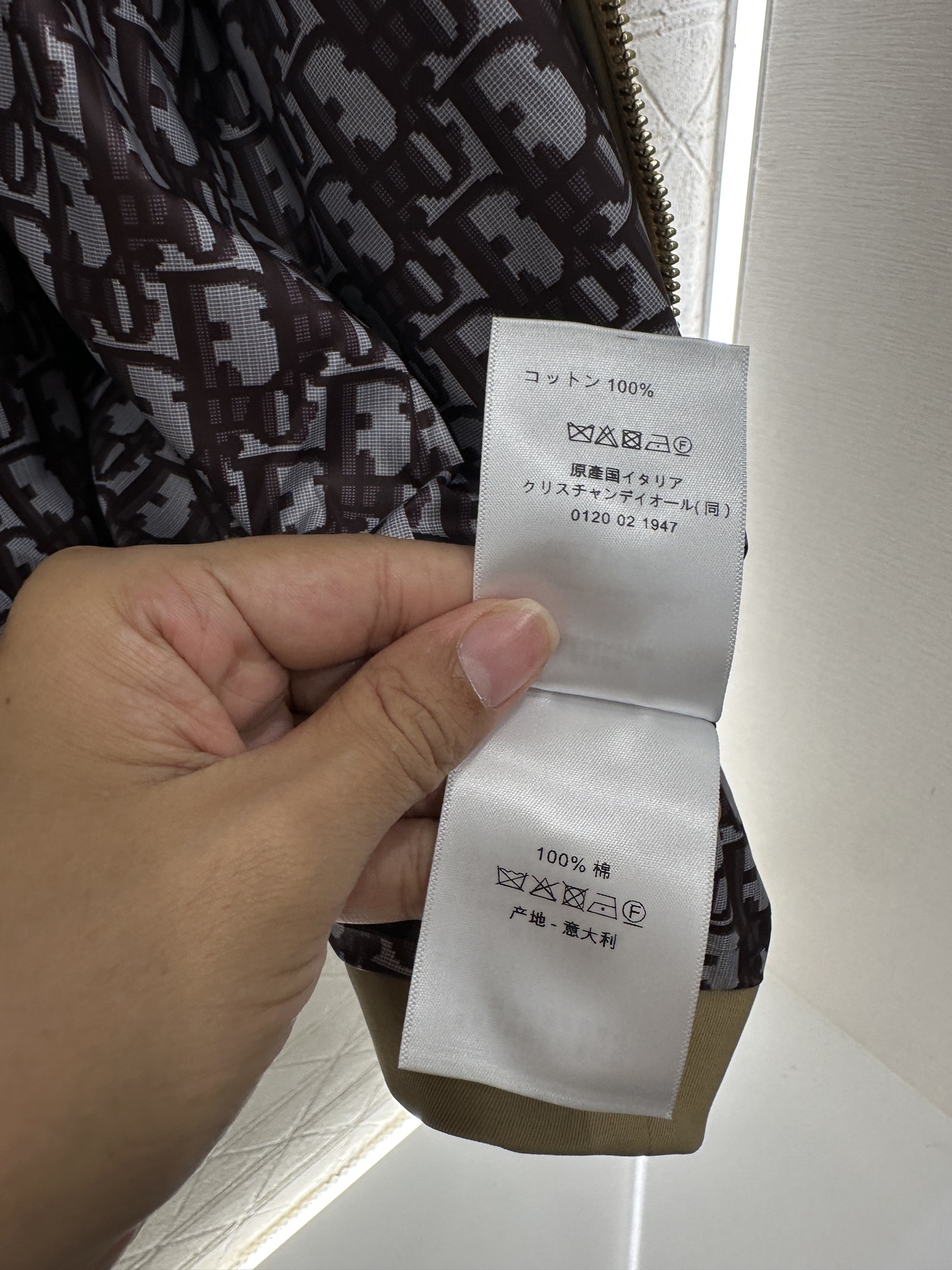 ♥Dio*♥2025新品上架 可拆卸连帽风衣外套定制YB进口防风防污风衣材质，呈现挺阔有型穿搭风格，连帽