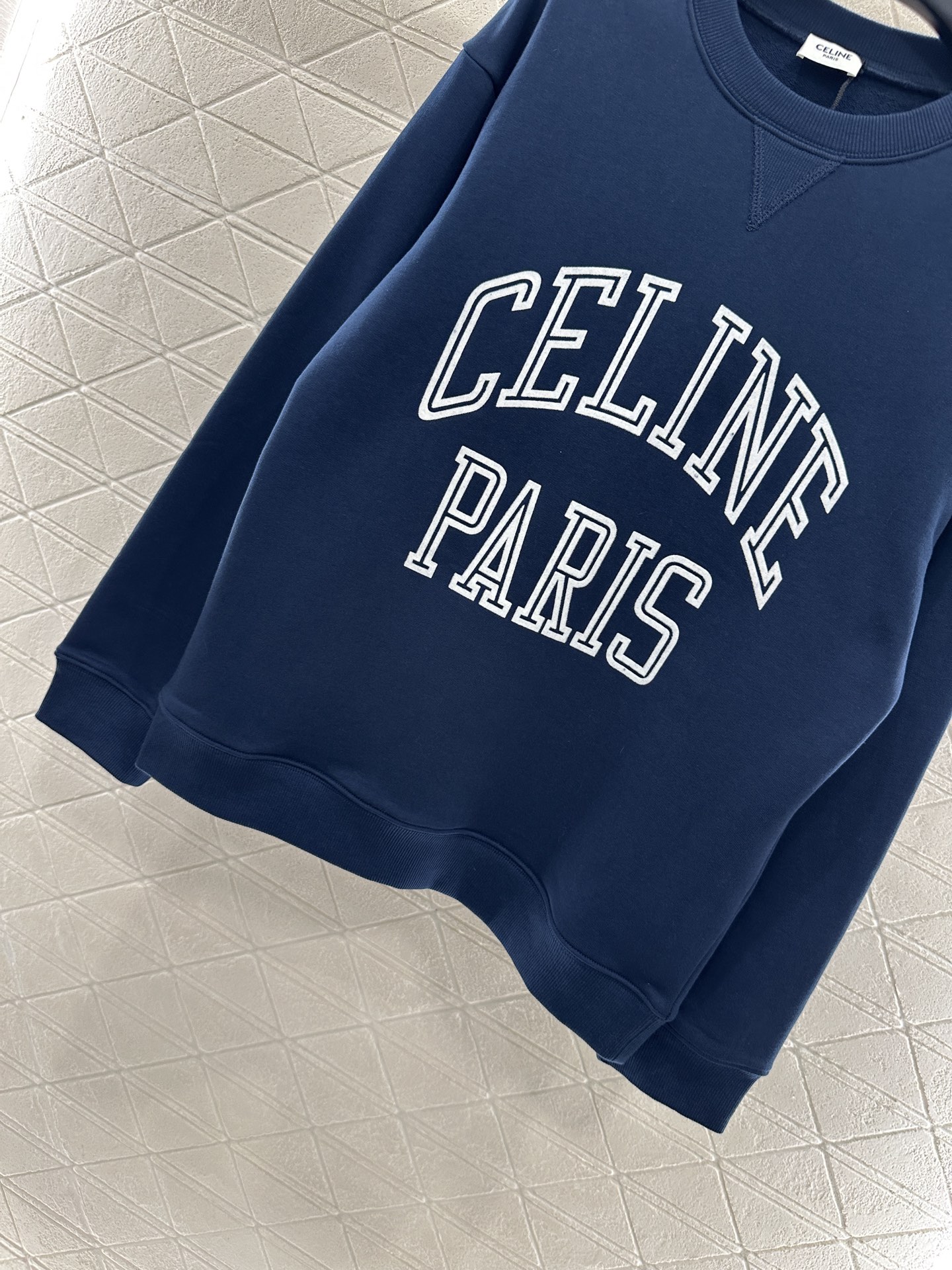 ♥Celin*♥2025新品上架 圆领字母撞色卫衣定制YB原生全棉材质，舒适软糯，穿搭洋气，落肩廓形长袖