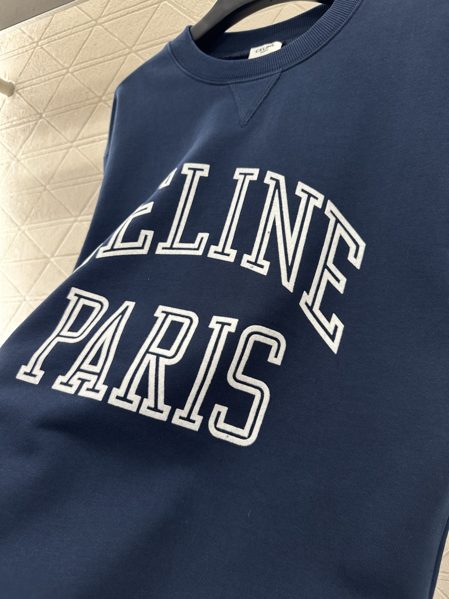 ♥Celin*♥2025新品上架 圆领字母撞色卫衣定制YB原生全棉材质，舒适软糯，穿搭洋气，落肩廓形长袖