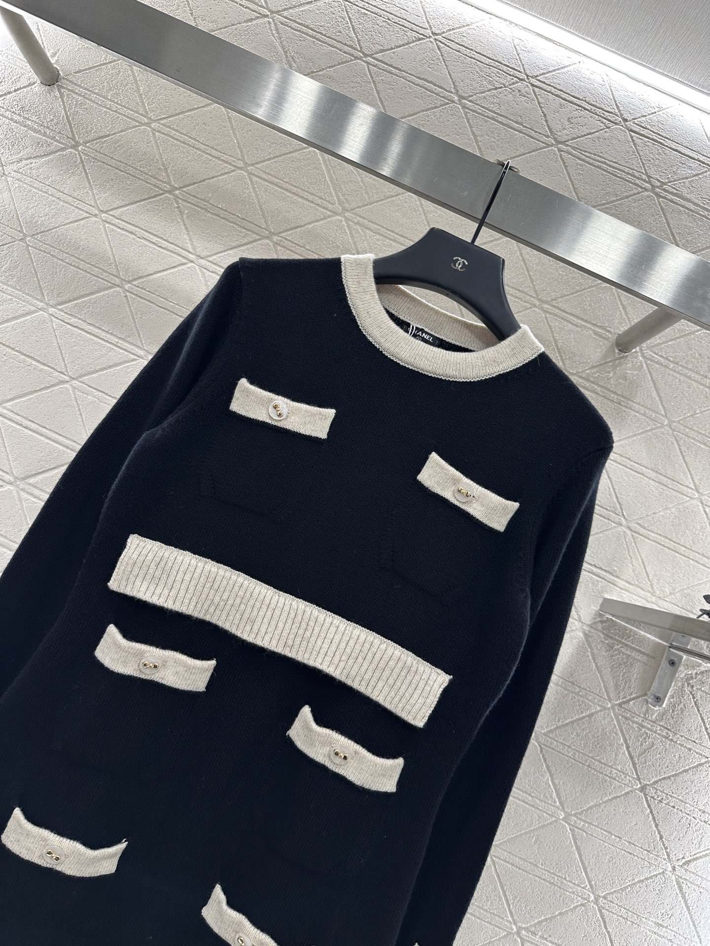 ♥Chane*♥2025新品上架 撞色口袋针织连衣裙定制YB羊绒纱线织造，质感光泽，柔软亲肤，圆领针织连