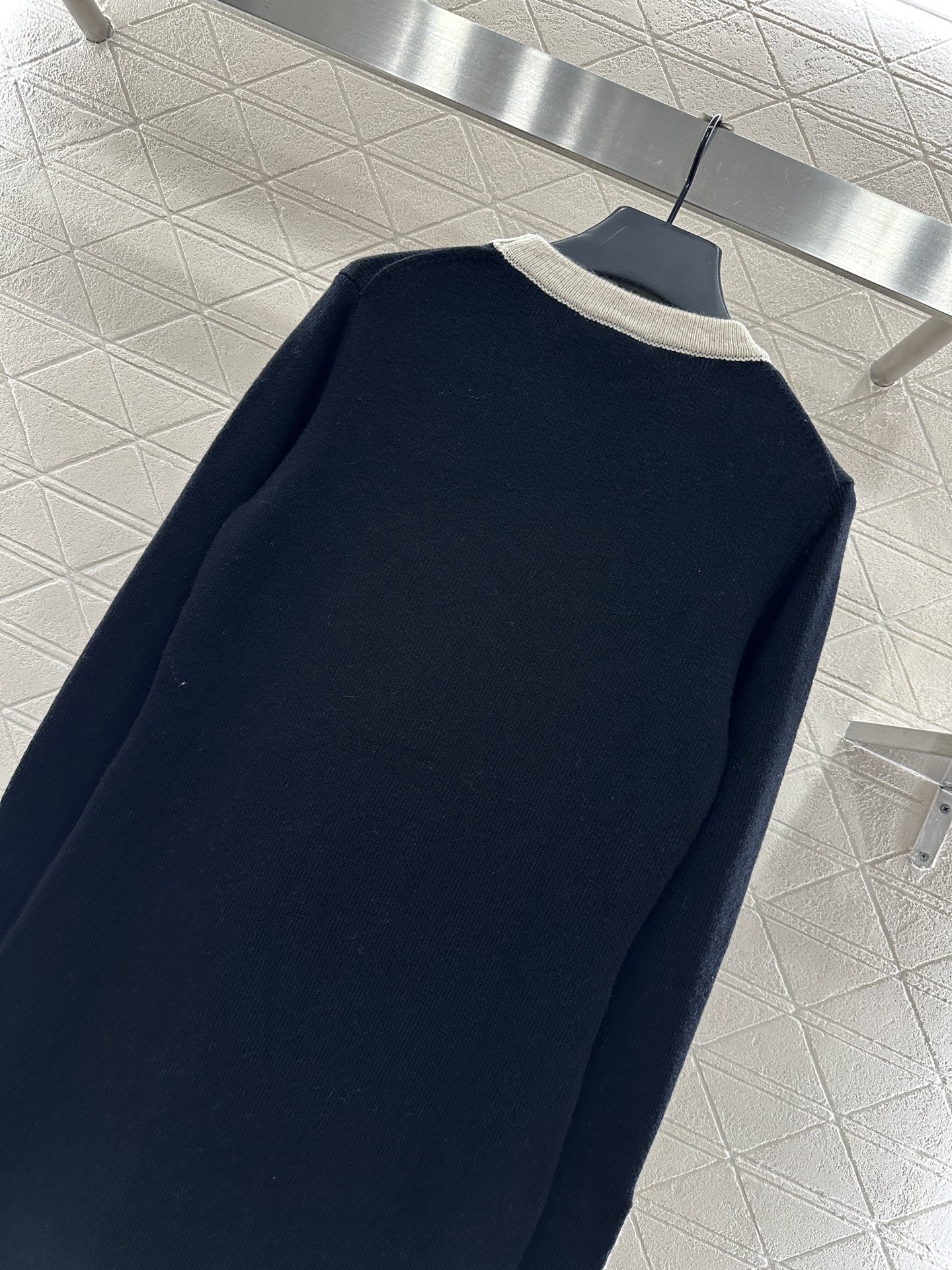 ♥Chane*♥2025新品上架 撞色口袋针织连衣裙定制YB羊绒纱线织造，质感光泽，柔软亲肤，圆领针织连