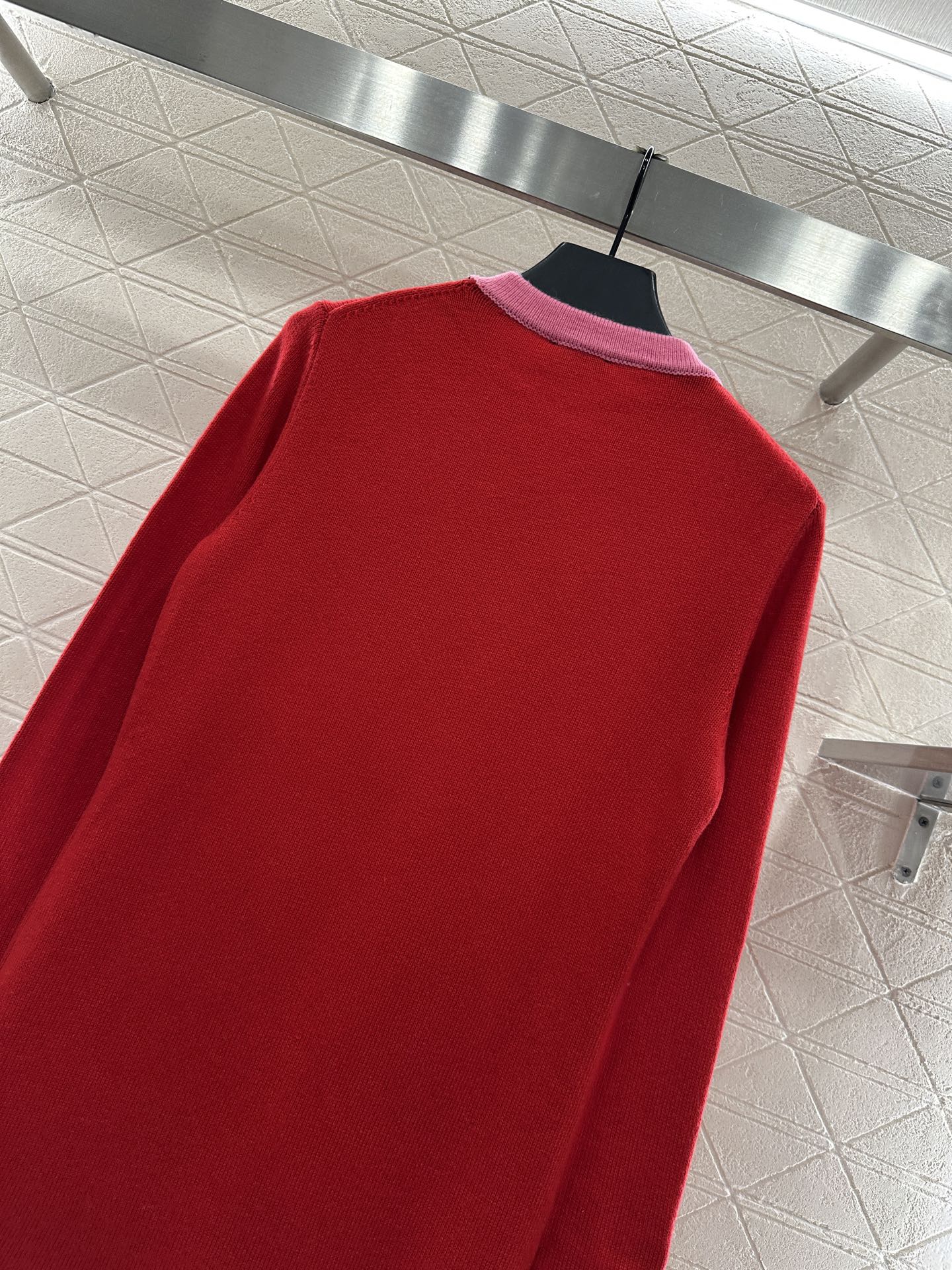 ♥Chane*♥2025新品上架 撞色口袋针织连衣裙定制YB羊绒纱线织造，质感光泽，柔软亲肤，圆领针织连