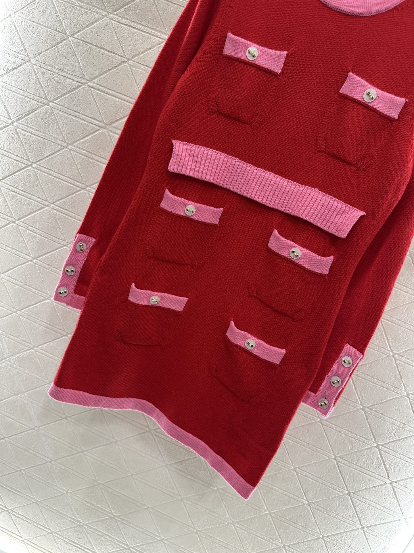 ♥Chane*♥2025新品上架 撞色口袋针织连衣裙定制YB羊绒纱线织造，质感光泽，柔软亲肤，圆领针织连