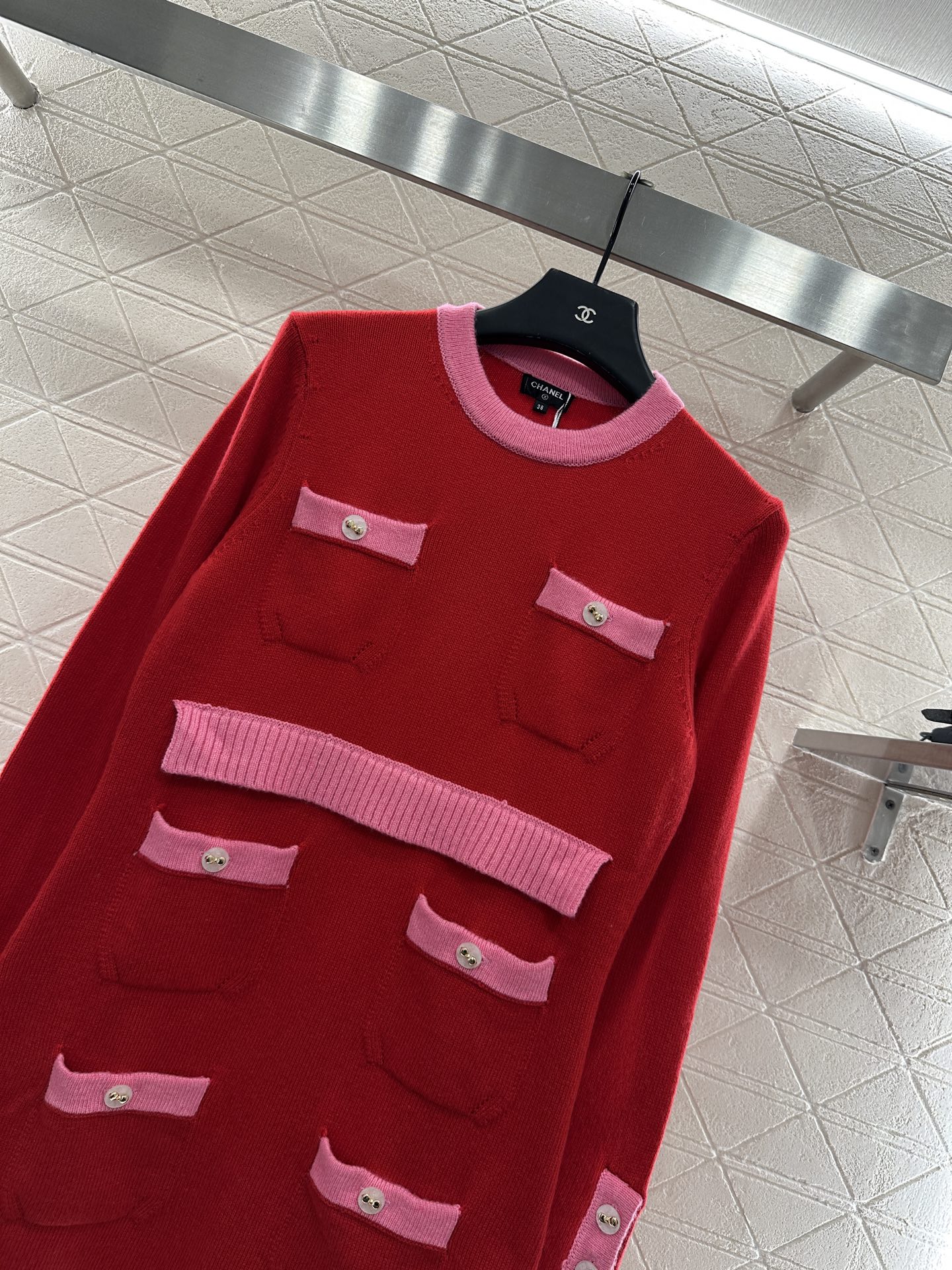 ♥Chane*♥2025新品上架 撞色口袋针织连衣裙定制YB羊绒纱线织造，质感光泽，柔软亲肤，圆领针织连