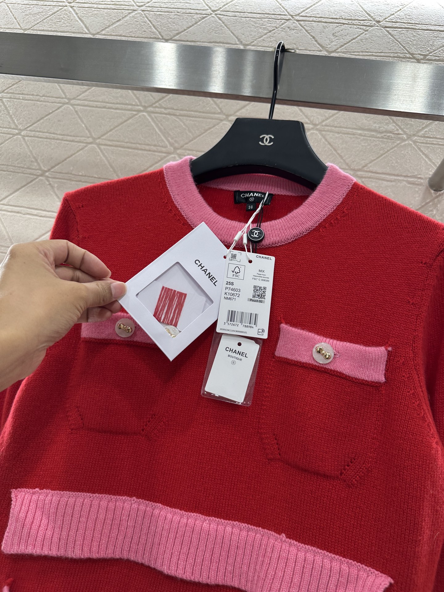 ♥Chane*♥2025新品上架 撞色口袋针织连衣裙定制YB羊绒纱线织造，质感光泽，柔软亲肤，圆领针织连