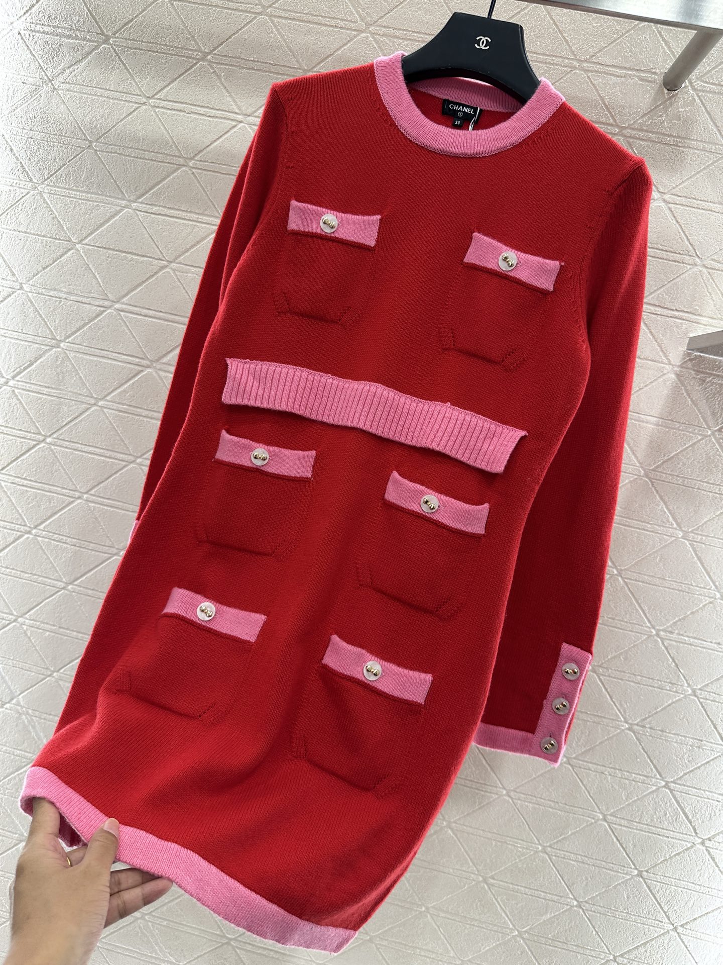 ♥Chane*♥2025新品上架 撞色口袋针织连衣裙定制YB羊绒纱线织造，质感光泽，柔软亲肤，圆领针织连