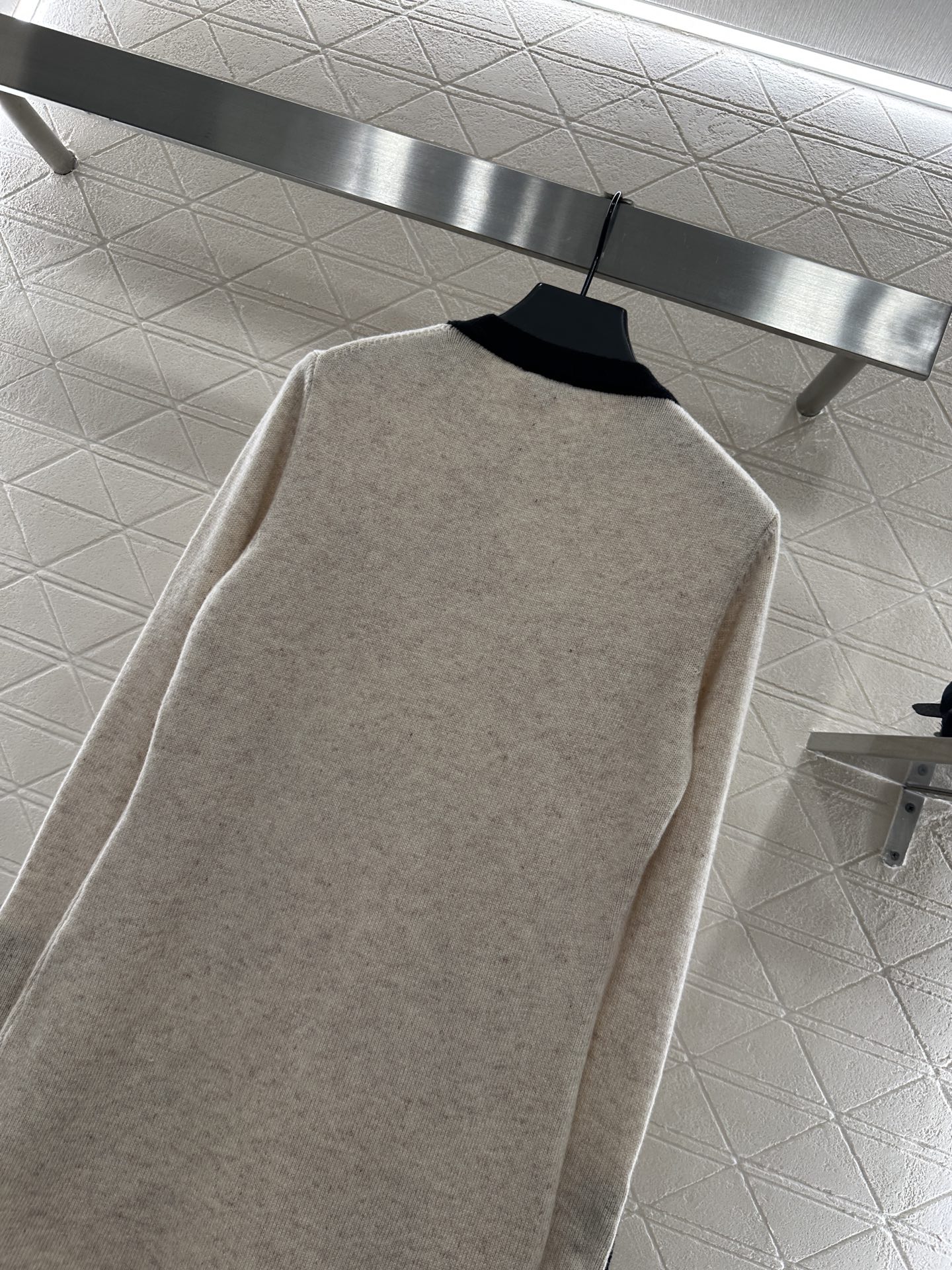 ♥Chane*♥2025新品上架 撞色口袋针织连衣裙定制YB羊绒纱线织造，质感光泽，柔软亲肤，圆领针织连