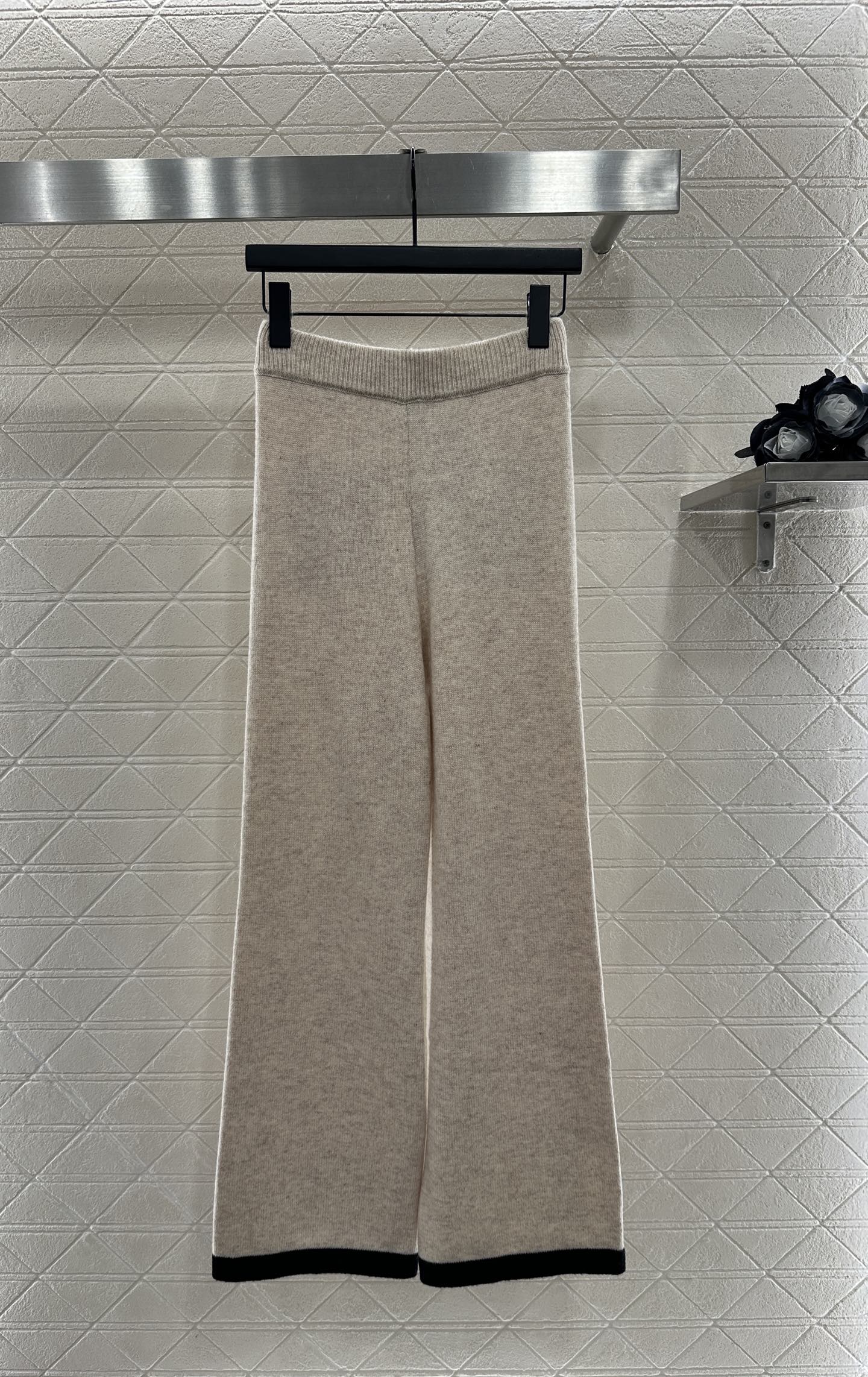 ♥Chane*♥2025新品上架 撞色包边阔腿针织长裤定制YB羊绒针织材质，密度织法，质感十足，螺纹高腰