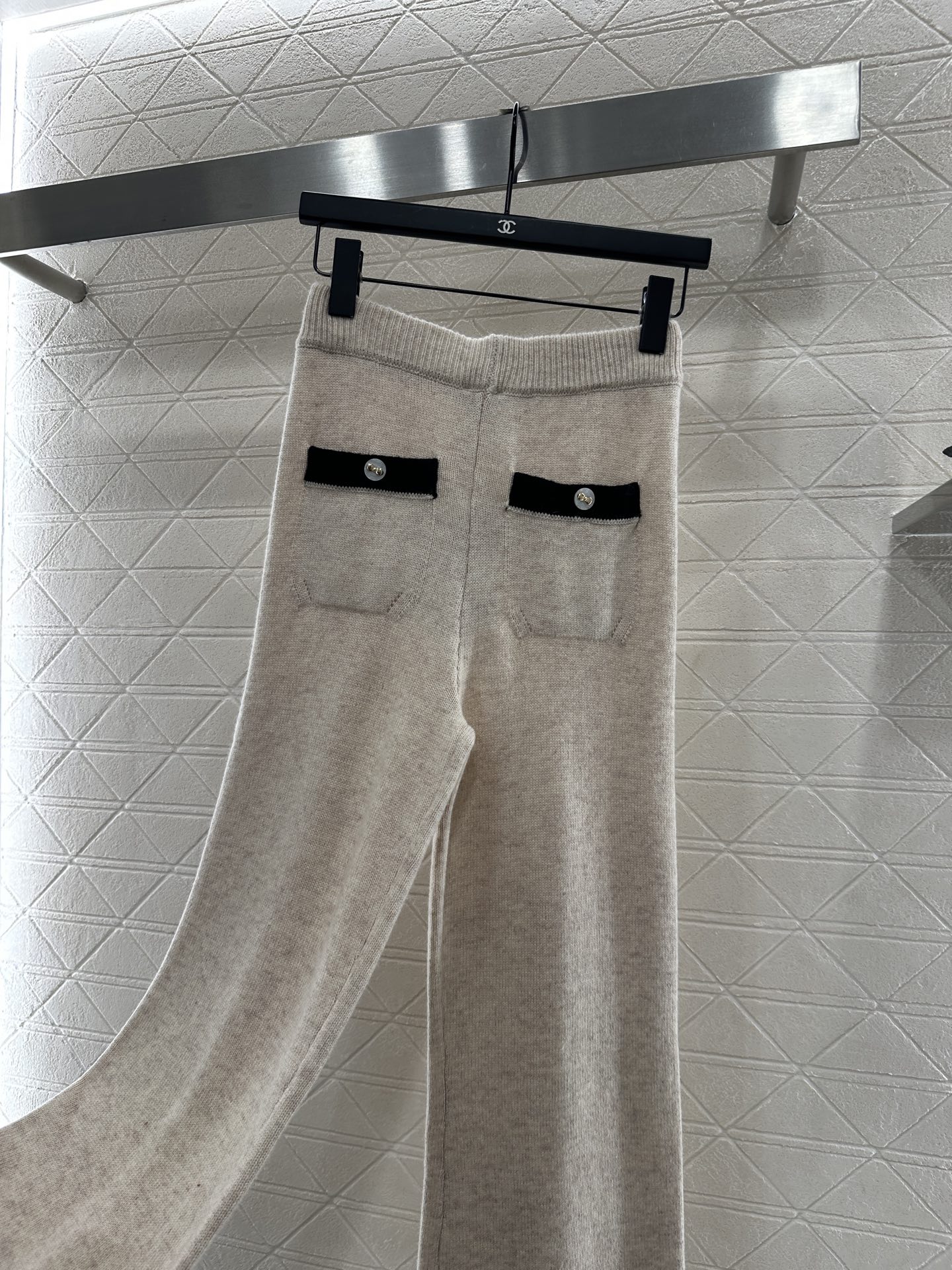 ♥Chane*♥2025新品上架 撞色包边阔腿针织长裤定制YB羊绒针织材质，密度织法，质感十足，螺纹高腰