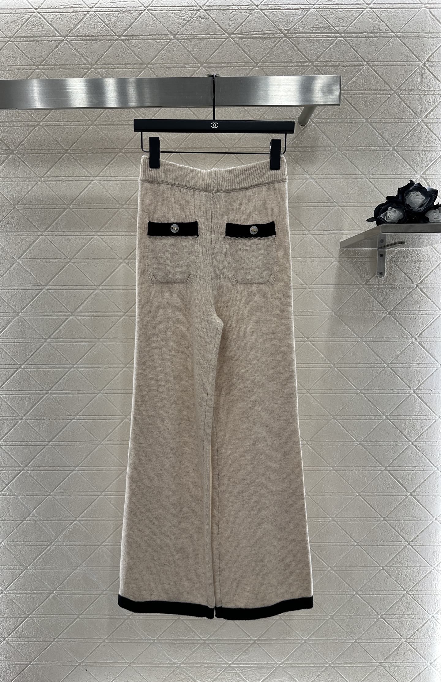 ♥Chane*♥2025新品上架 撞色包边阔腿针织长裤定制YB羊绒针织材质，密度织法，质感十足，螺纹高腰