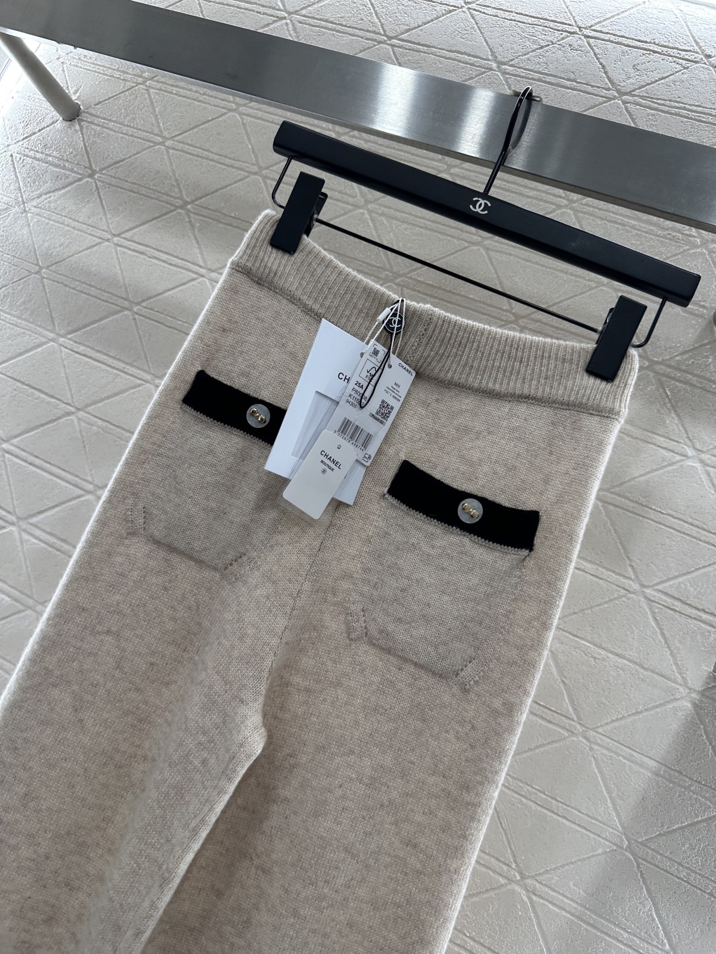 ♥Chane*♥2025新品上架 撞色包边阔腿针织长裤定制YB羊绒针织材质，密度织法，质感十足，螺纹高腰