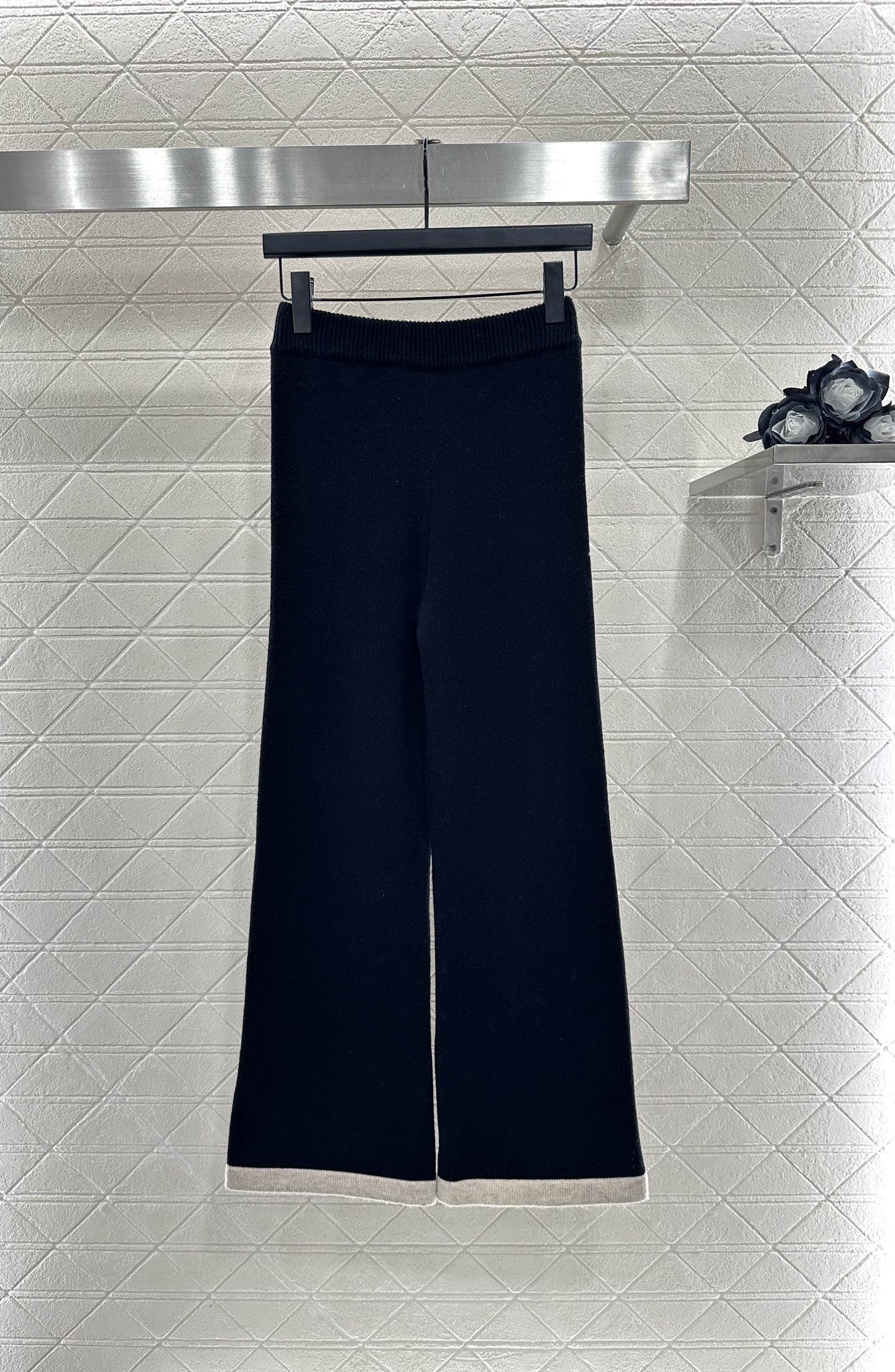 ♥Chane*♥2025新品上架 撞色包边阔腿针织长裤定制YB羊绒针织材质，密度织法，质感十足，螺纹高腰