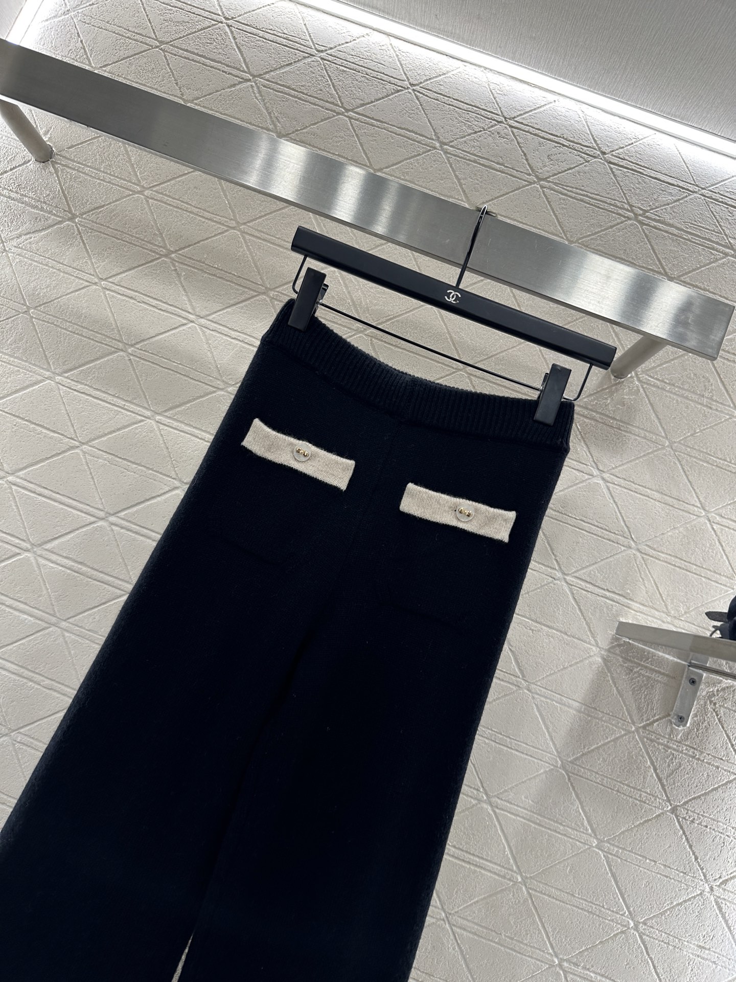 ♥Chane*♥2025新品上架 撞色包边阔腿针织长裤定制YB羊绒针织材质，密度织法，质感十足，螺纹高腰