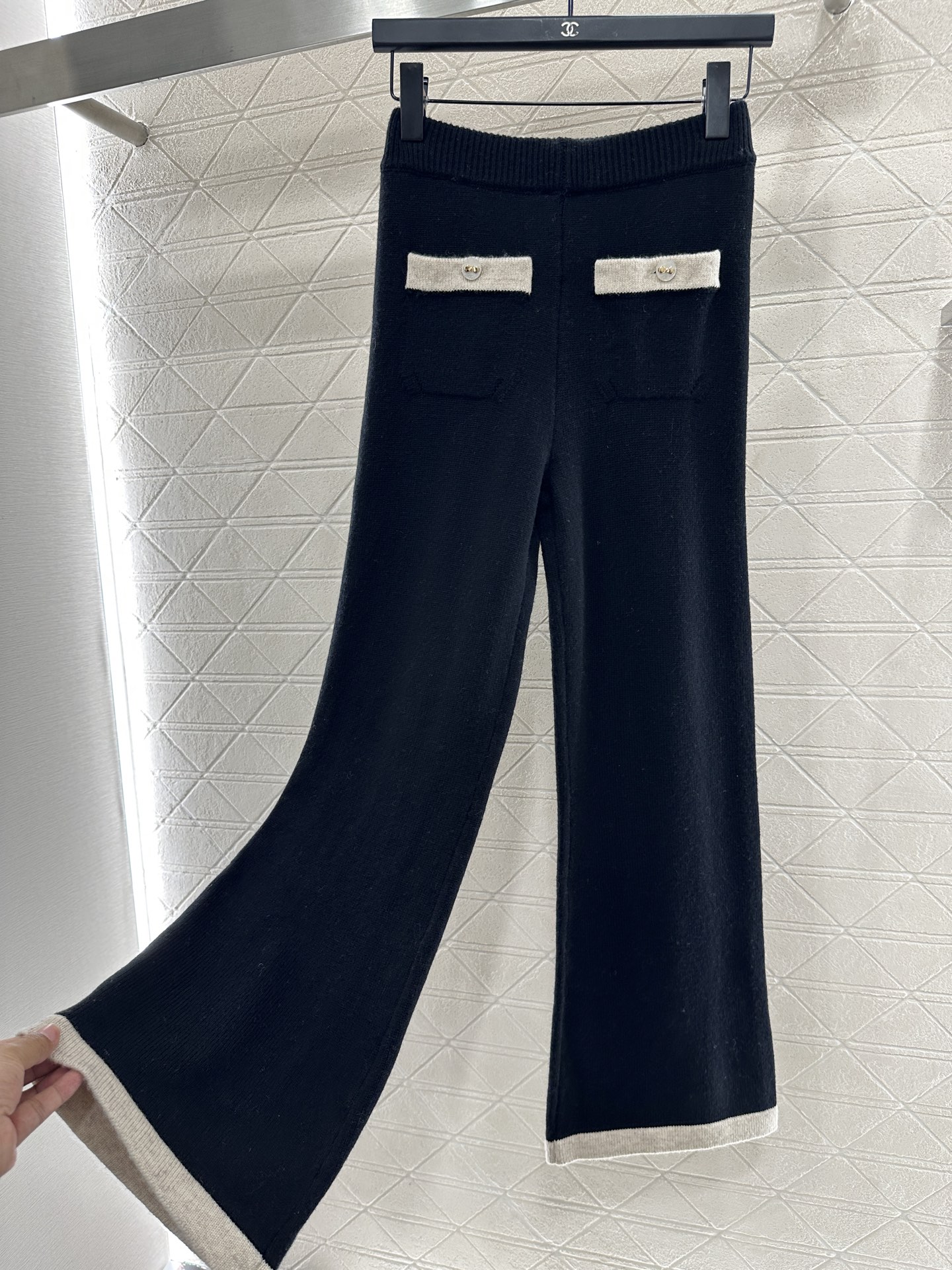 ♥Chane*♥2025新品上架 撞色包边阔腿针织长裤定制YB羊绒针织材质，密度织法，质感十足，螺纹高腰