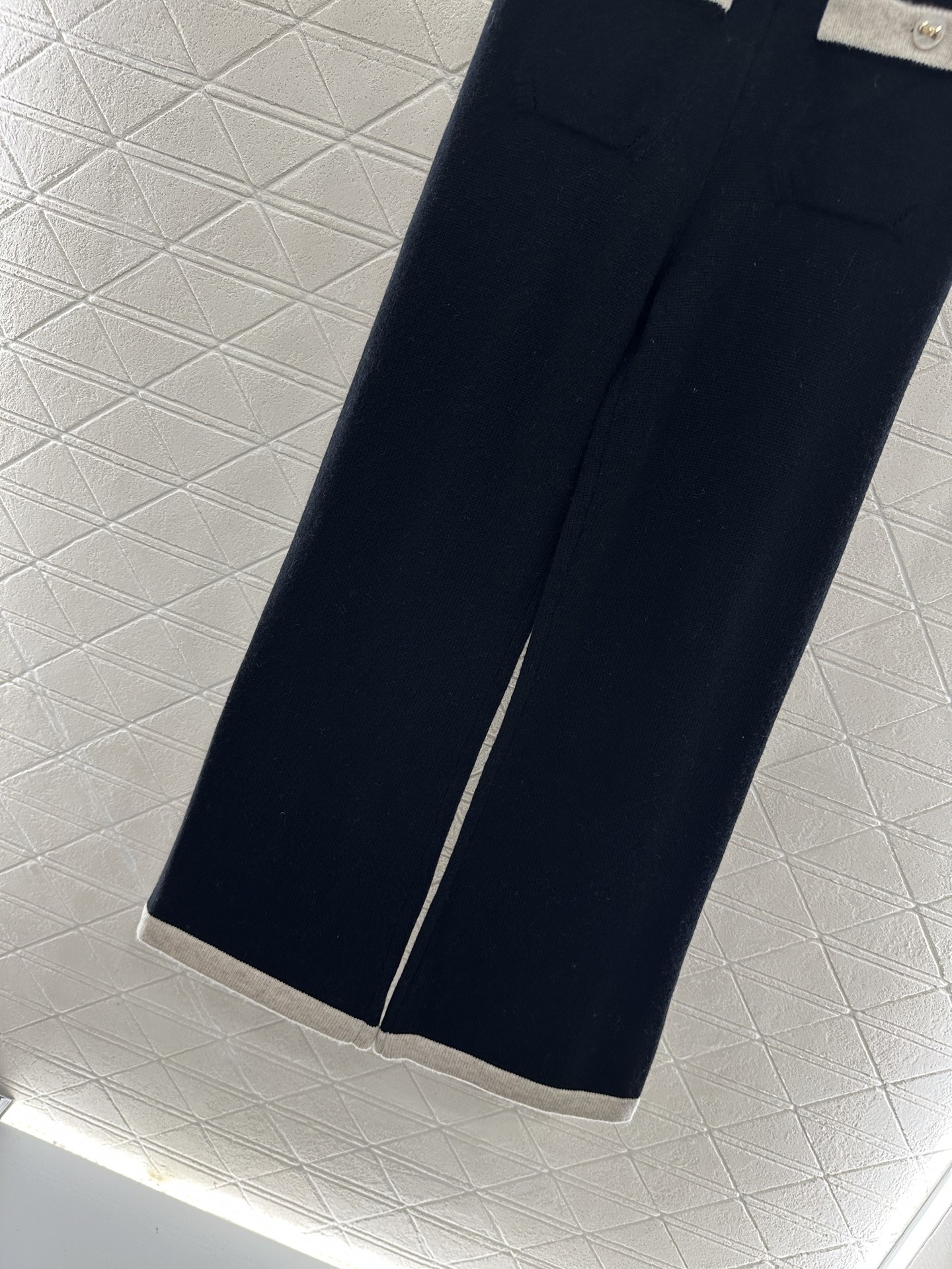 ♥Chane*♥2025新品上架 撞色包边阔腿针织长裤定制YB羊绒针织材质，密度织法，质感十足，螺纹高腰