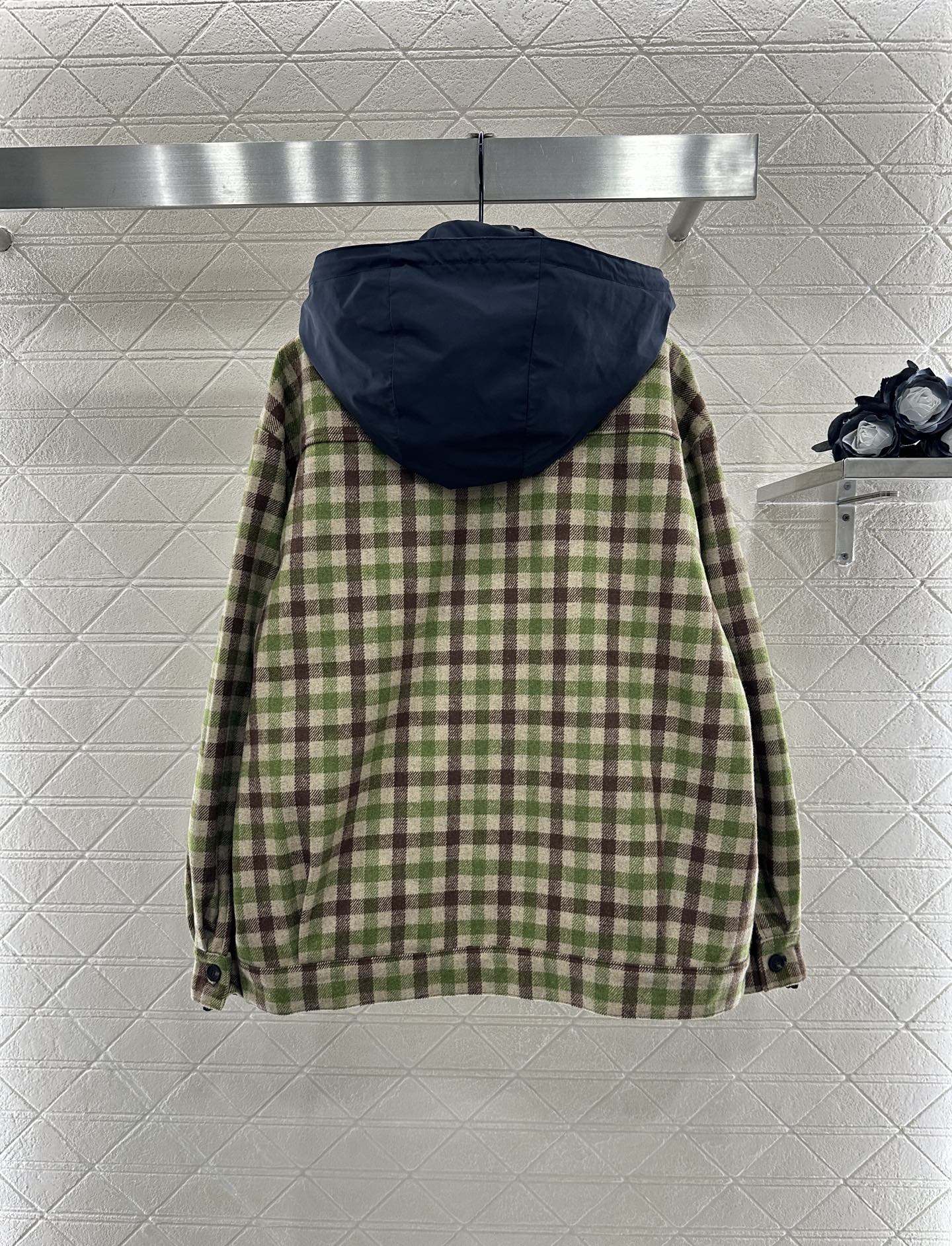 ♥Miumi*♥2025新品上架 可拆卸连帽格纹抽绳外套定制YB进口精纺羊毛材质，质感光泽，品相十足，裁