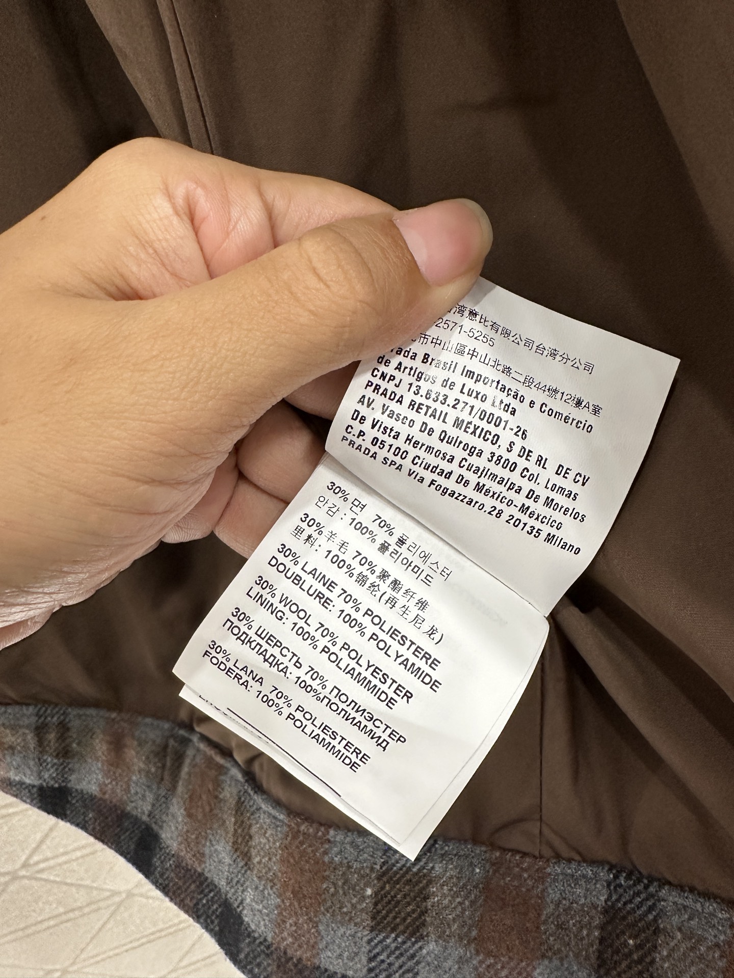 ♥Miumi*♥2025新品上架 可拆卸连帽格纹抽绳外套定制YB进口精纺羊毛材质，质感光泽，品相十足，裁