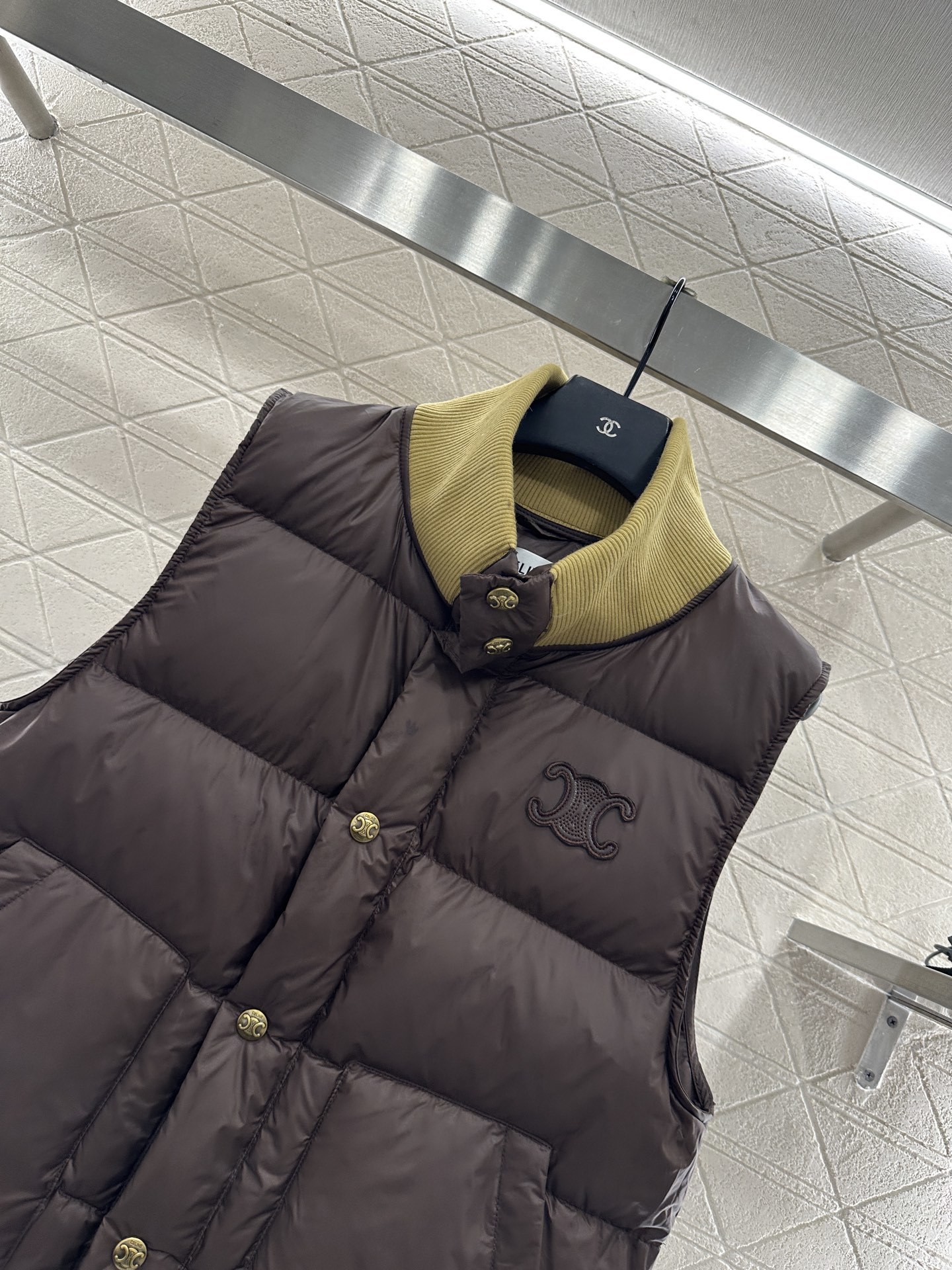 ♥Celin*♥2025新品上架 螺纹立领撞色棉服马甲定制YB防风防水尼龙材质,羽绒棉填充内里,整件轻盈
