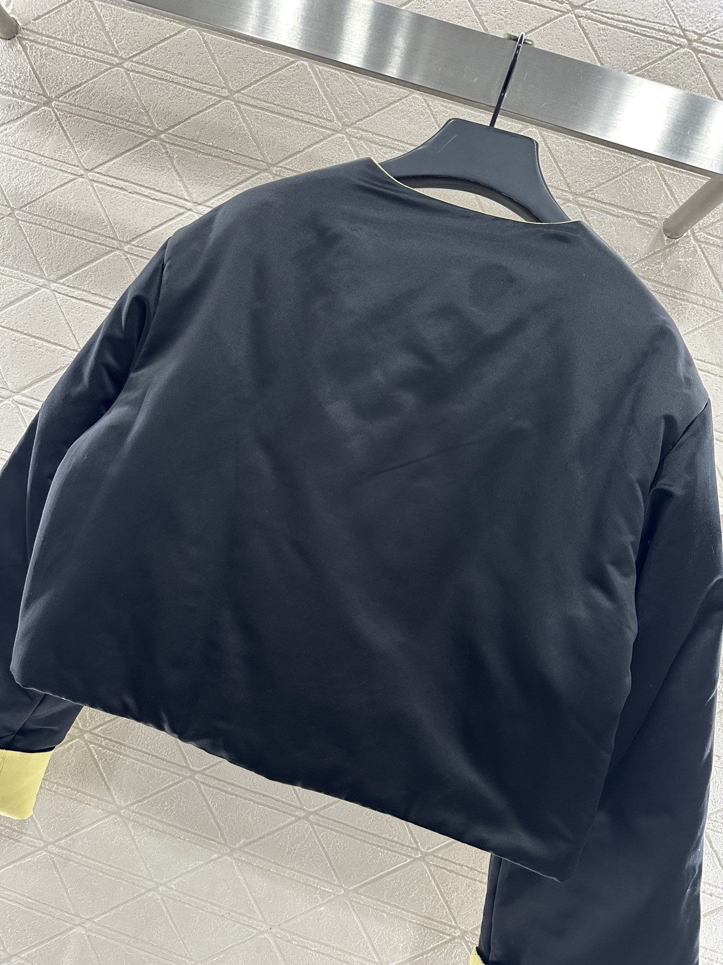 ♥Chane*♥2025新品上架 圆领新中式撞色棉服外套定制YB百分百桑蚕丝材质，足够的姆米数让外套整体