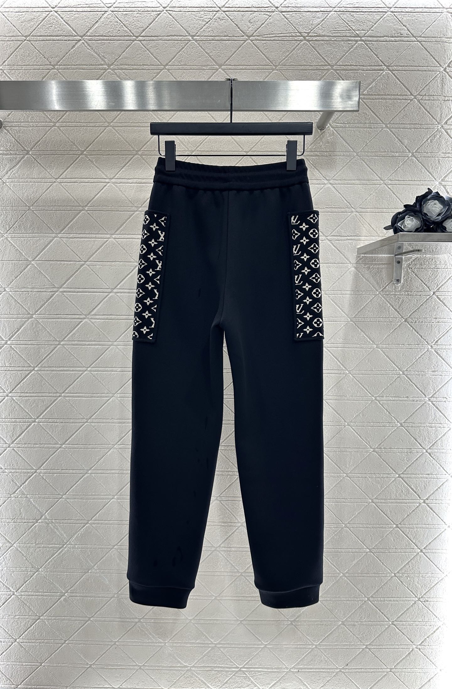 ♥Louis vuitto*♥2025新品上架 连帽提花外套长裤套装定制YB进口棉纶混纺材质，复合工艺处