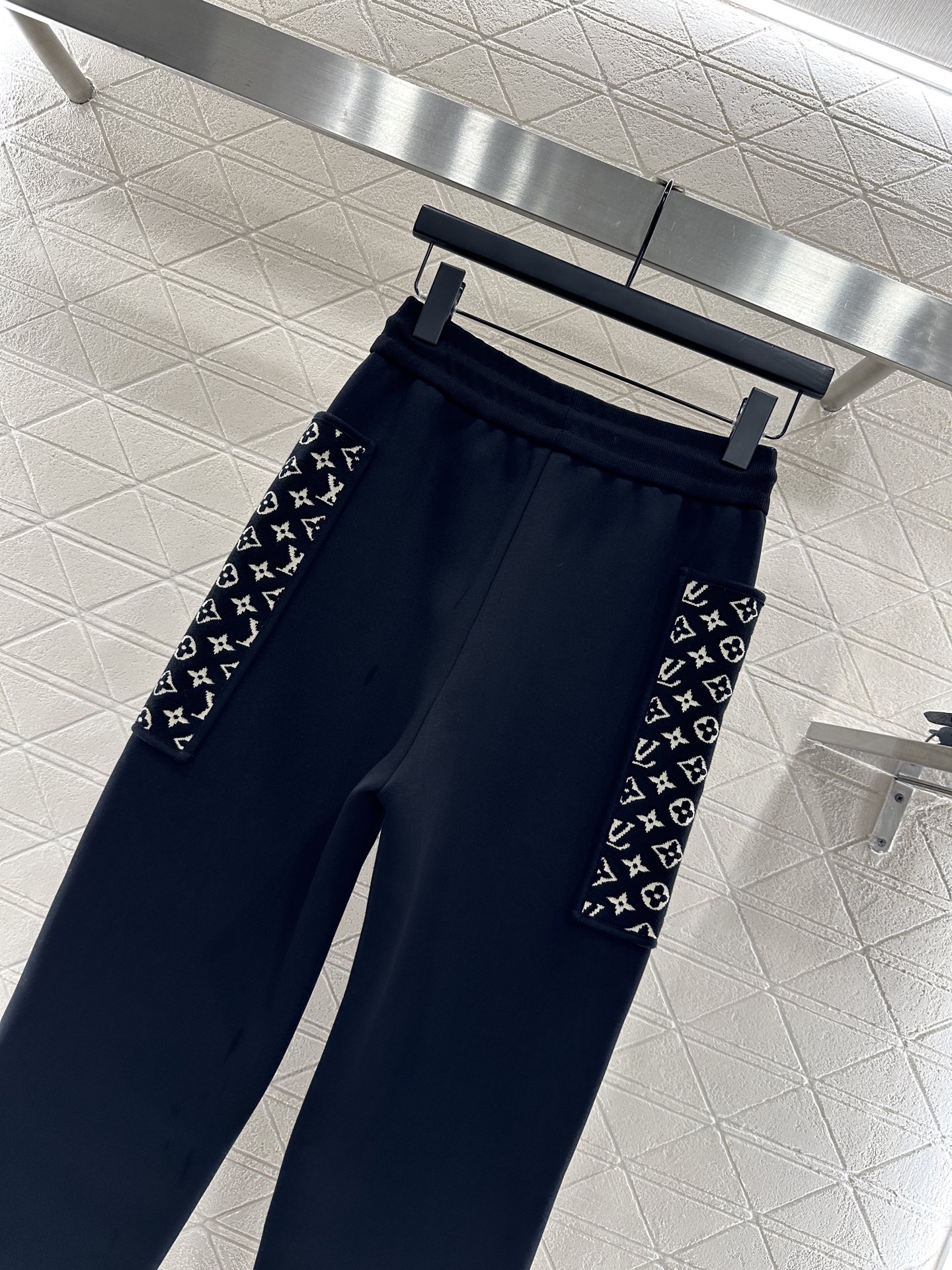 ♥Louis vuitto*♥2025新品上架 连帽提花外套长裤套装定制YB进口棉纶混纺材质，复合工艺处